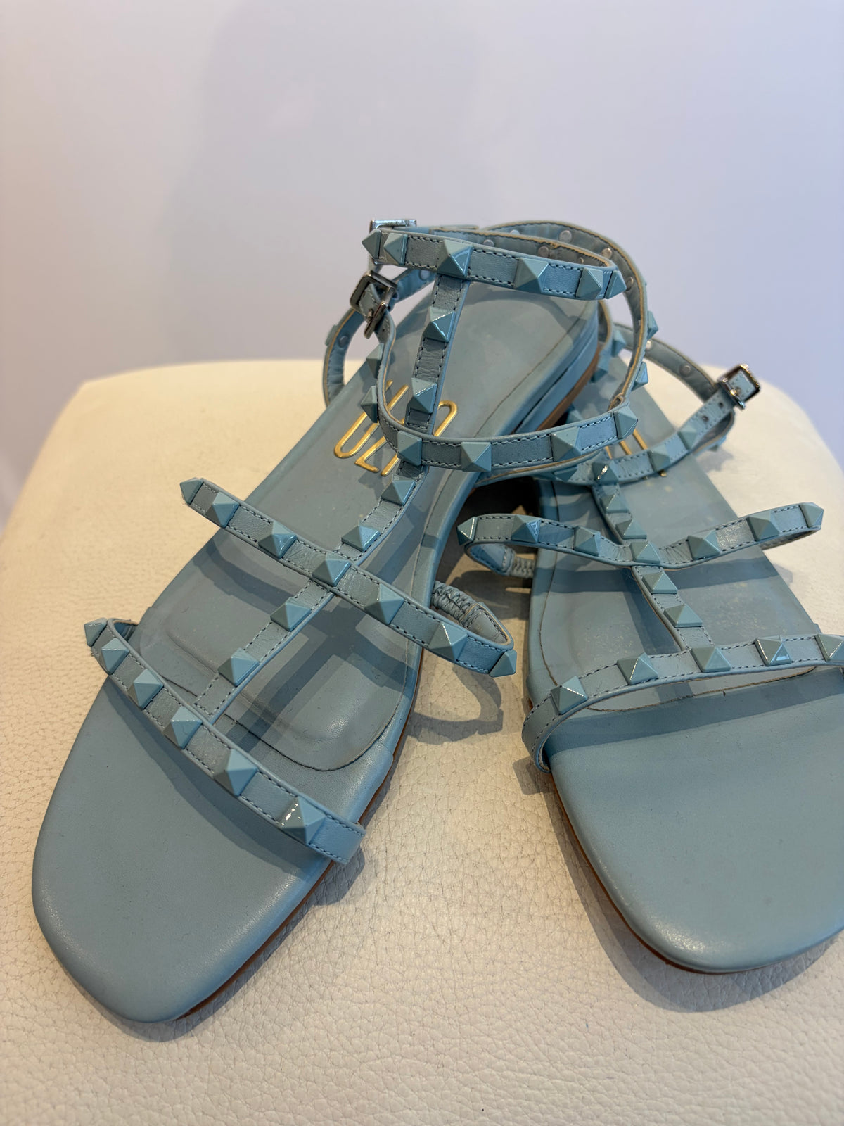 Uza · Sandália estilo Valentino 35 – azul claro