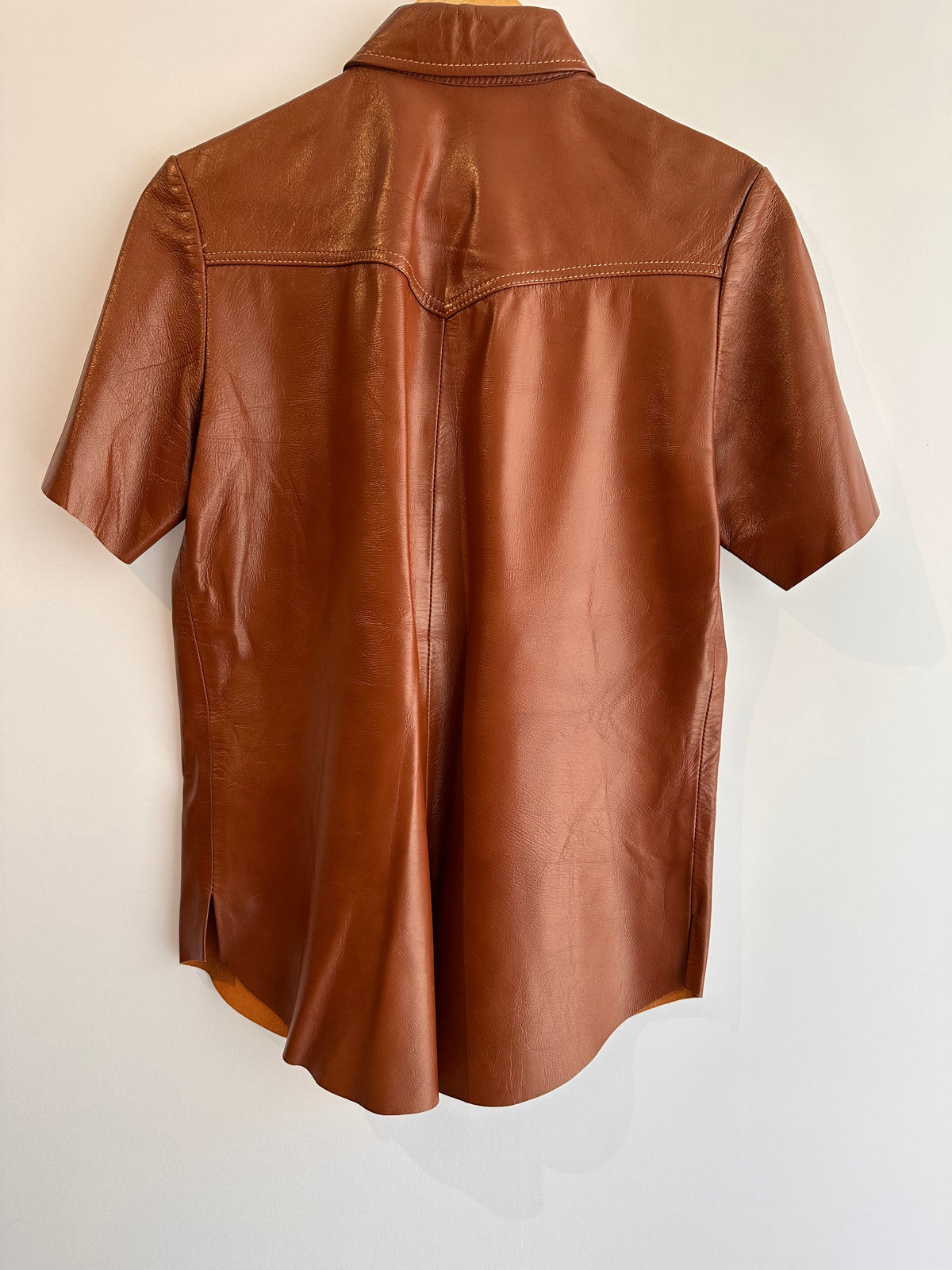 Animale · Camisa em couro manga curta – marrom – Tam. P