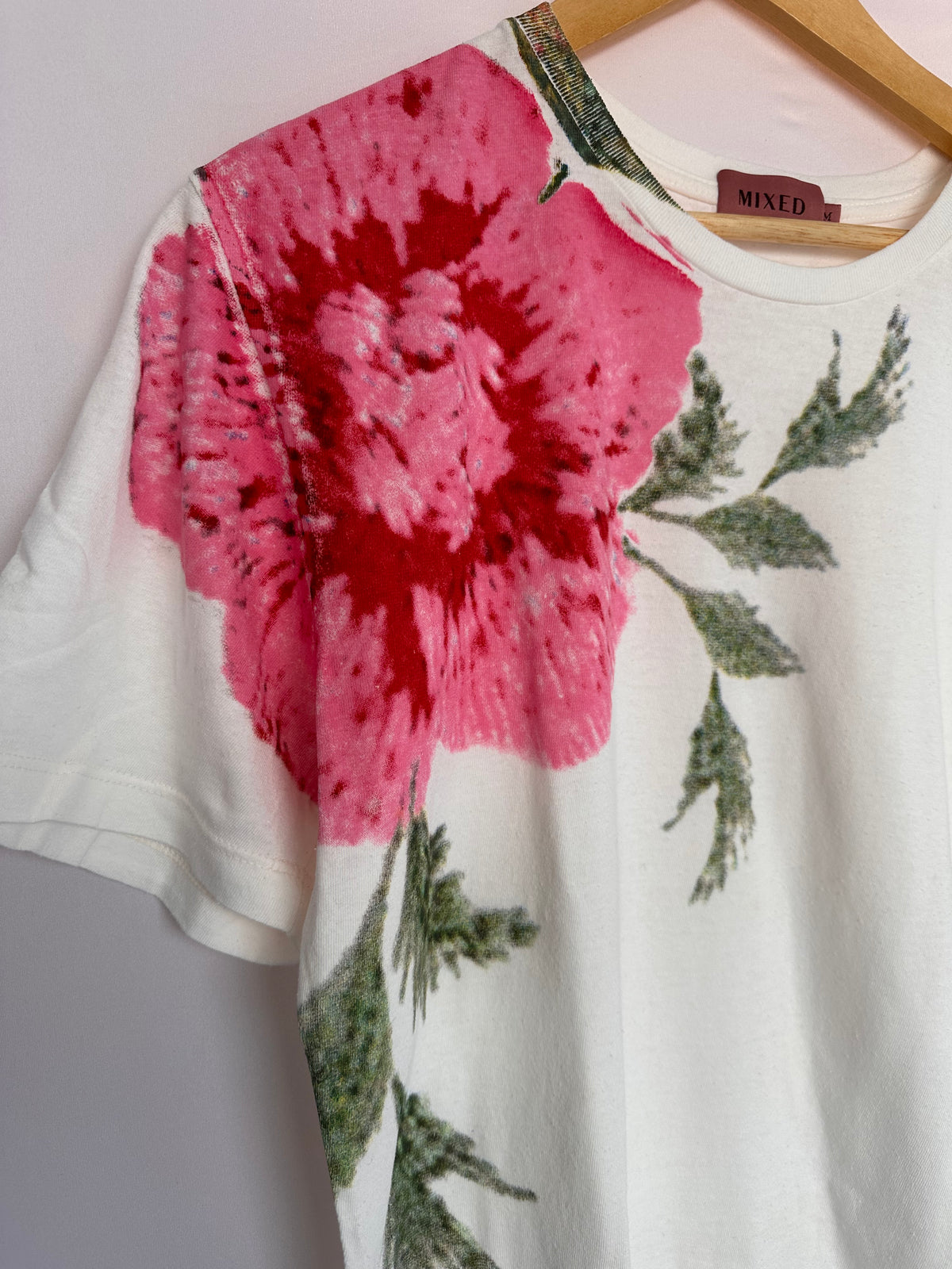 Mixed · Blusa – branca com estampa de flor – Tam. M