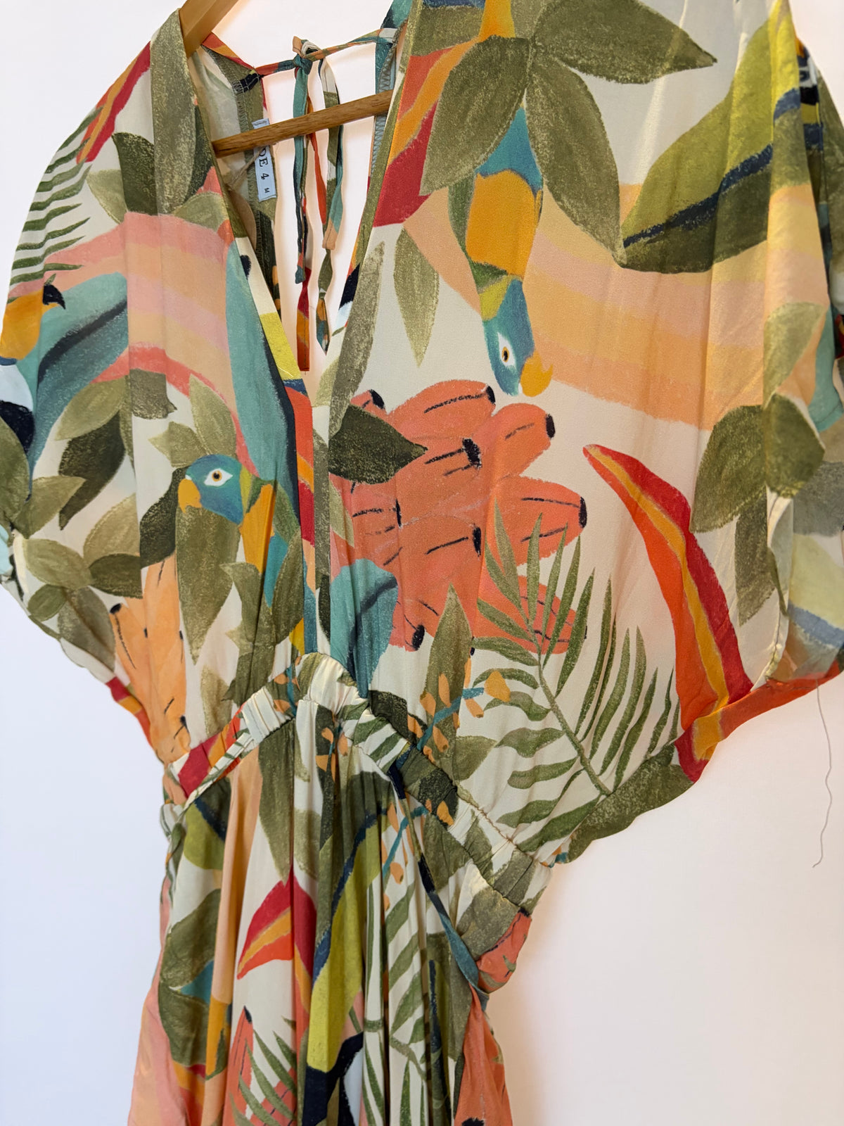 Vestido longo com amarração na cintura – estampa floral – Tam. P