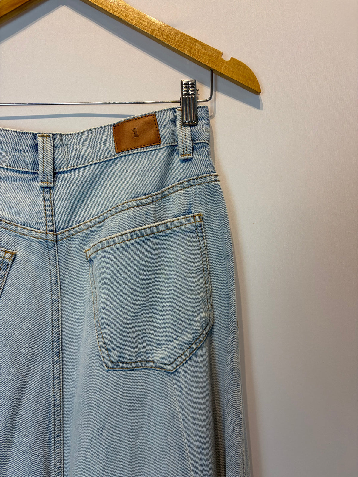 Shoulder · Saia jeans