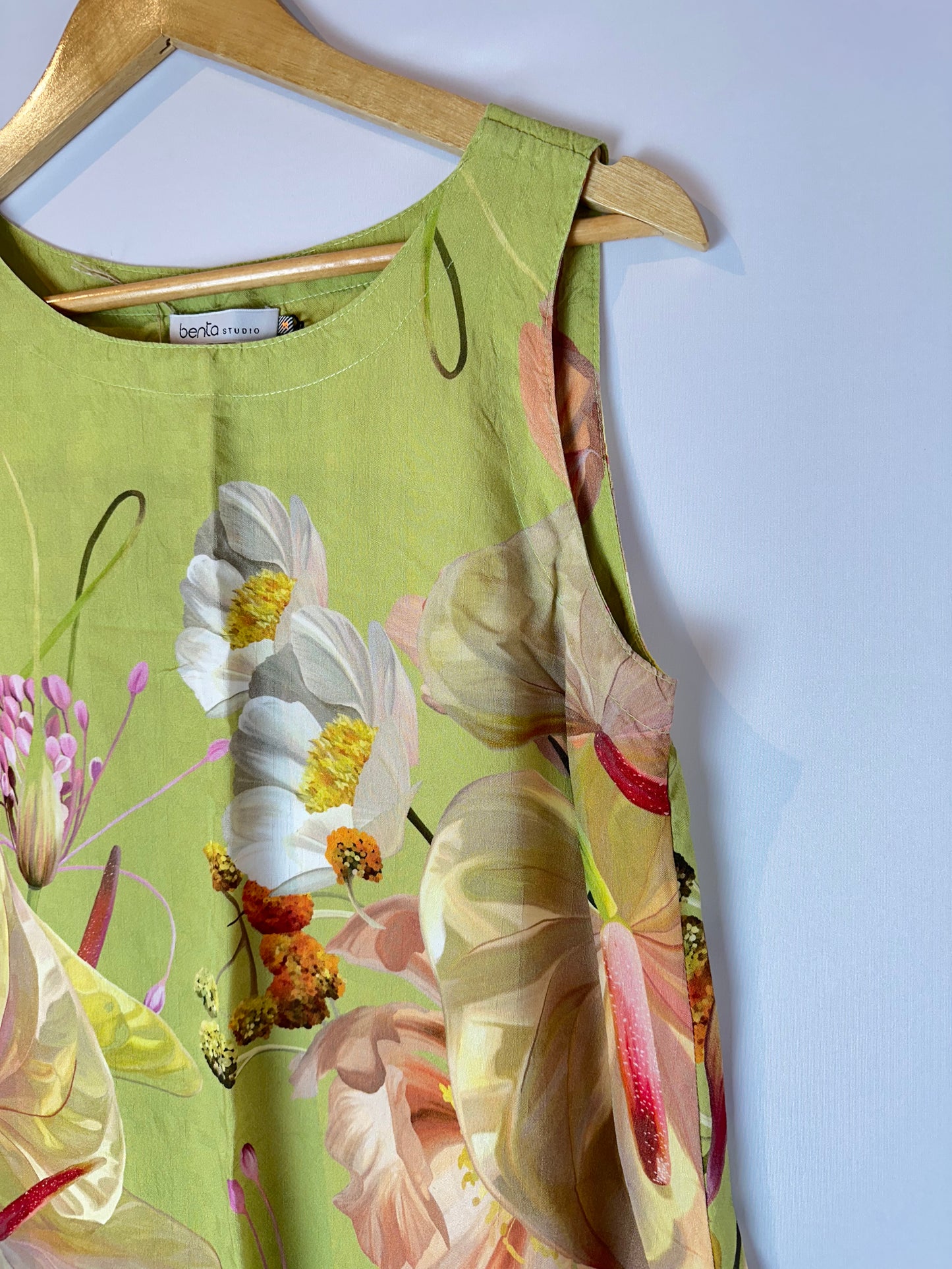 Outra · Vestido curto Benta studio