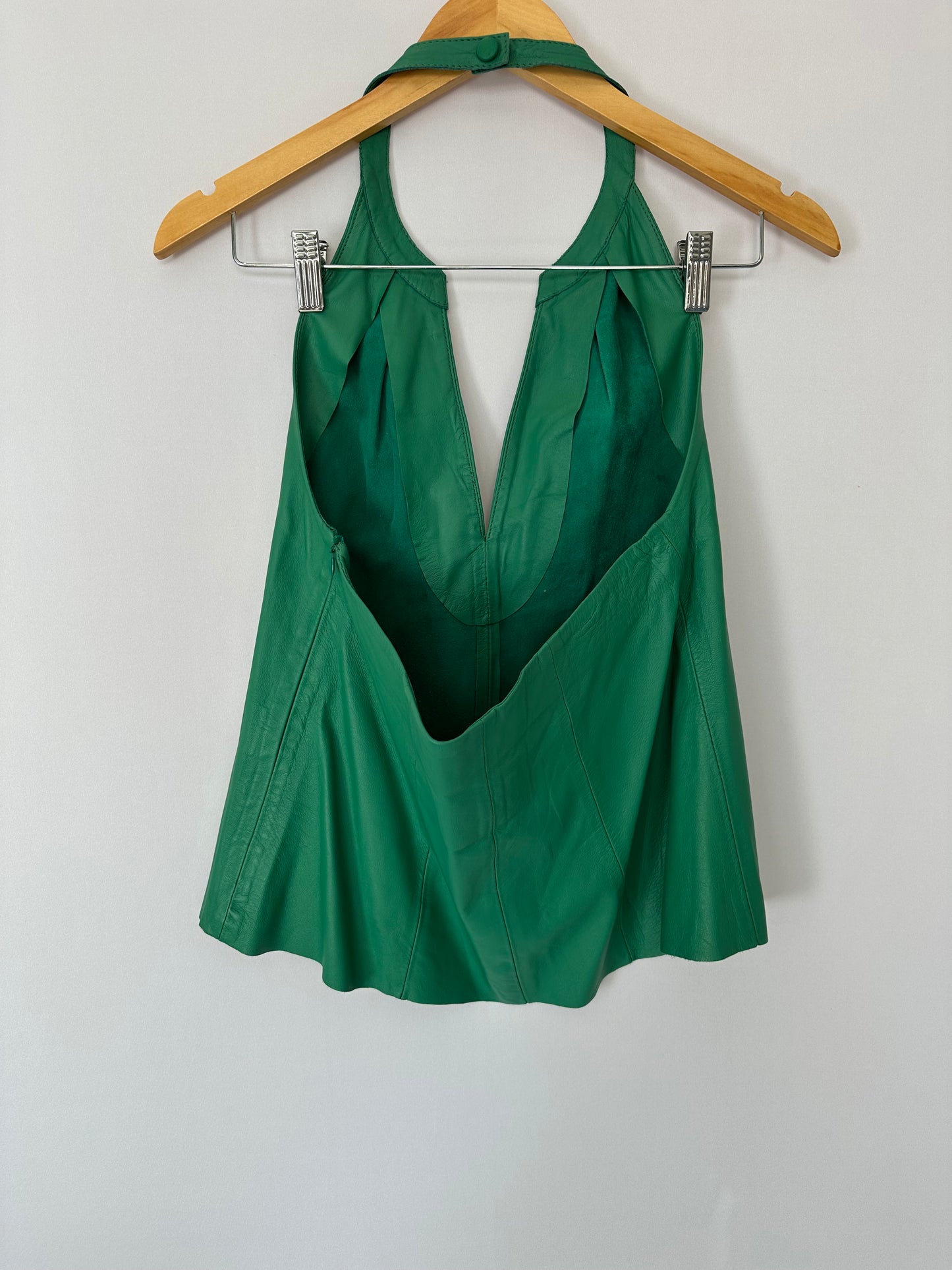 A.brand · Blusa frente única em couro
