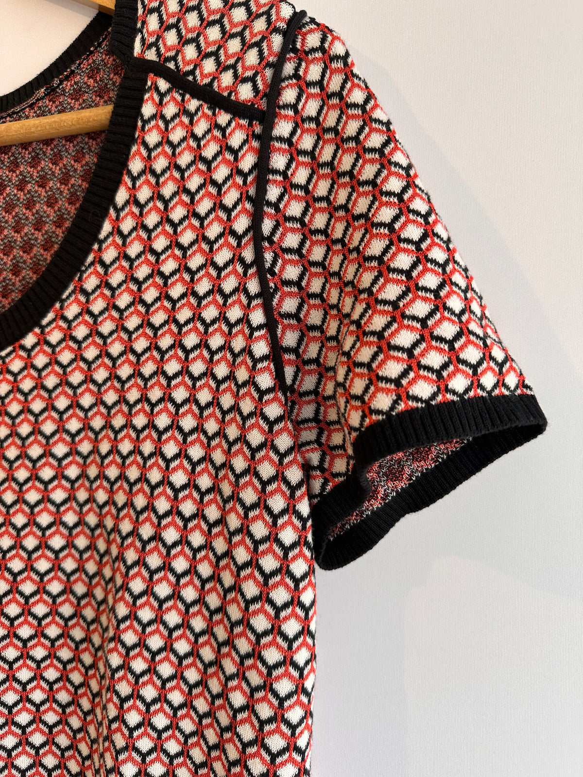 Comptoir Des Cotonniers · Blusa meia manga tricô – bege, vermelho e marinho – Tam. M