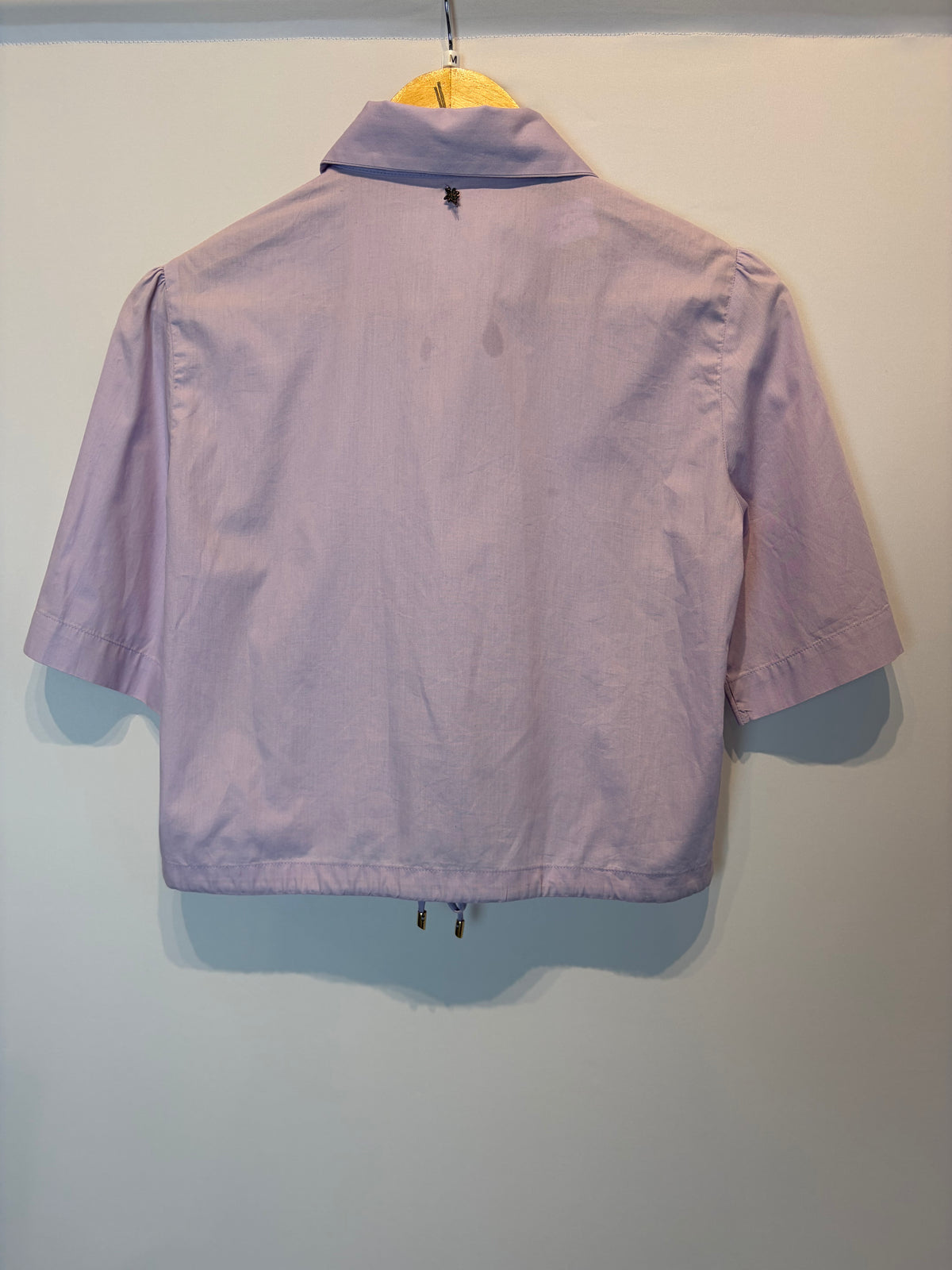 Le Lis Blanc · Camisa curta com amarração
