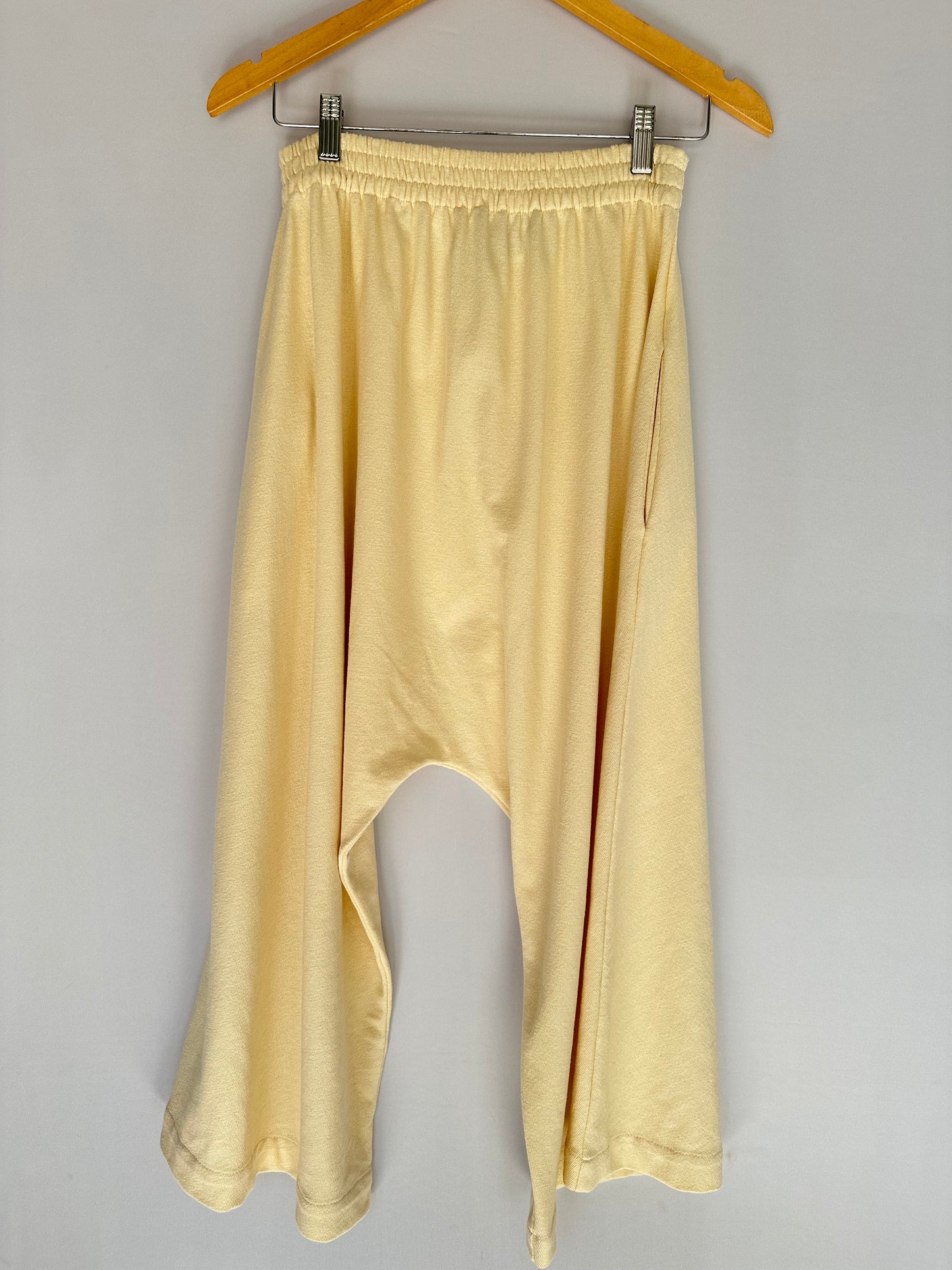 Outra · Calça Aladim conjunto