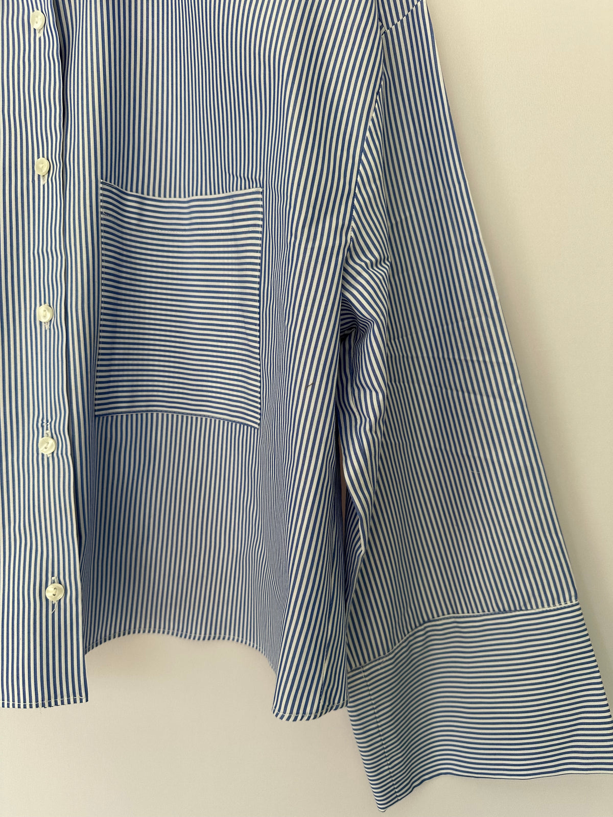 Zara · Camisa curta listrada – azul e branco – Tam. M