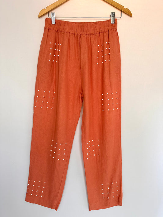 Missinclof · Calça em linho bordada