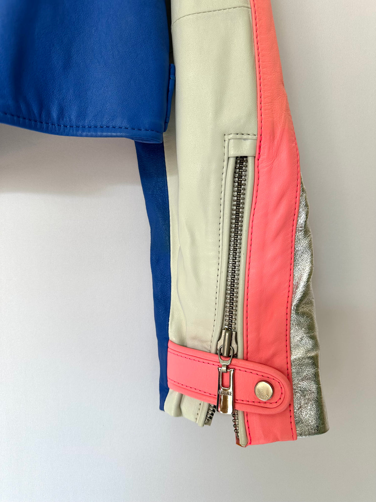 Animale · Jaqueta em couro estilo Biker – prata azul e rosa – Tam. G
