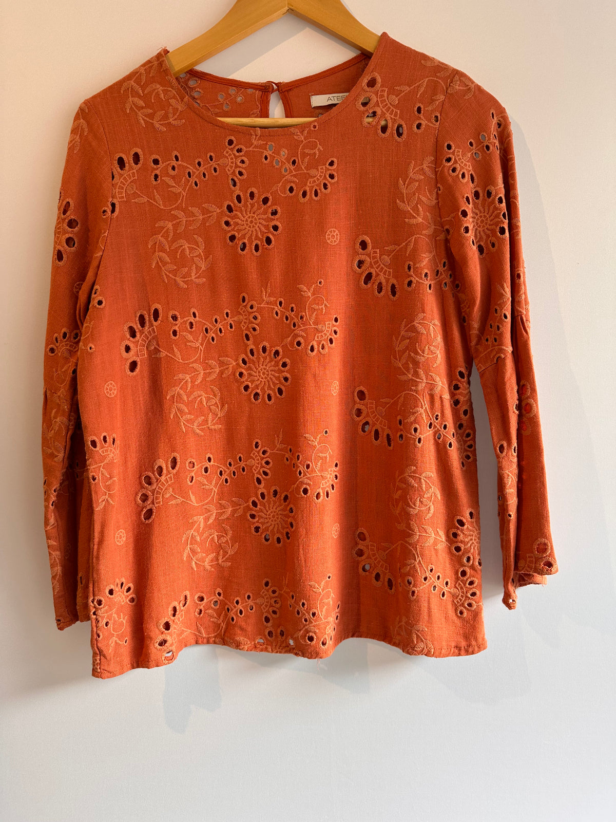 Ateen · Blusa em laise manga comprida – terracota – Tam. M
