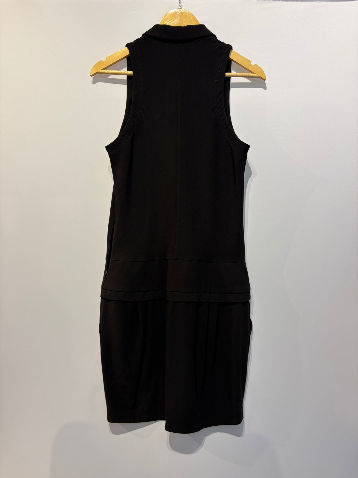 Zara · Vestido curto sem manga