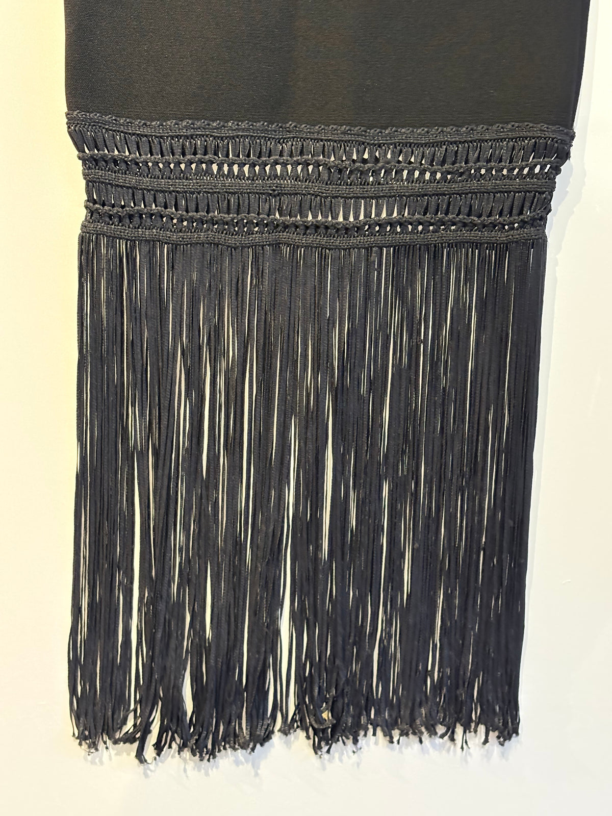 Bobô · Saia com barra em macramê – preto – Tam. P