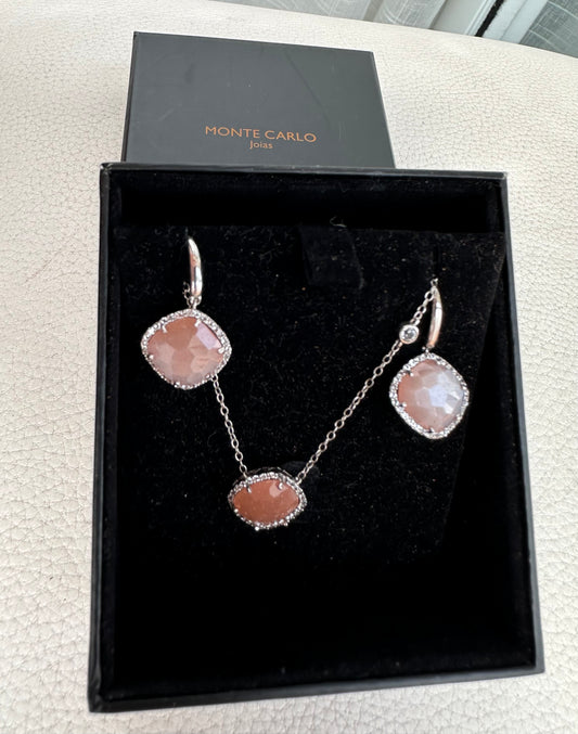 Monte Carlo · Conjunto de brincos com colar quartzo