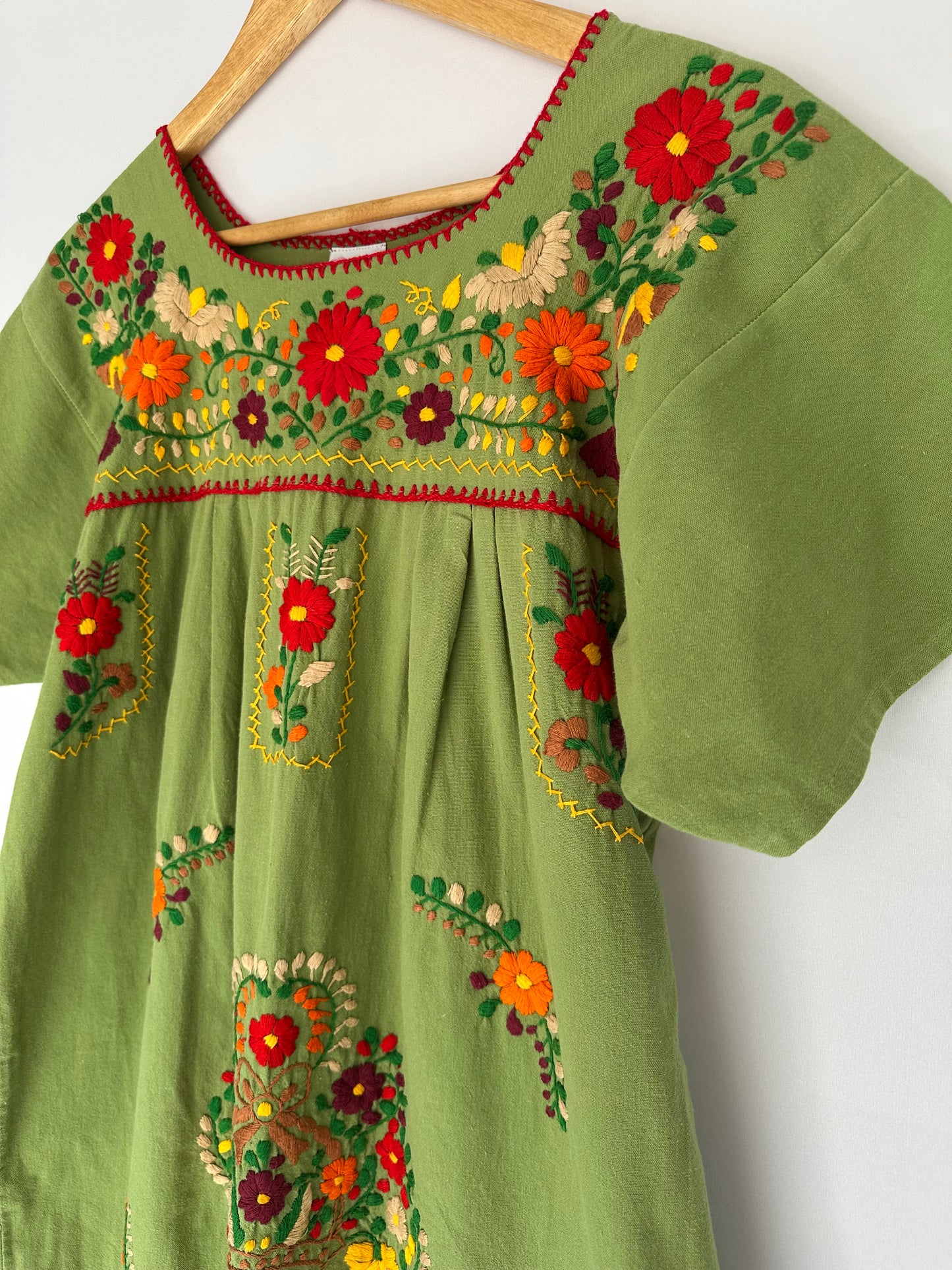 Outra · Vestido estilo mexicano verde