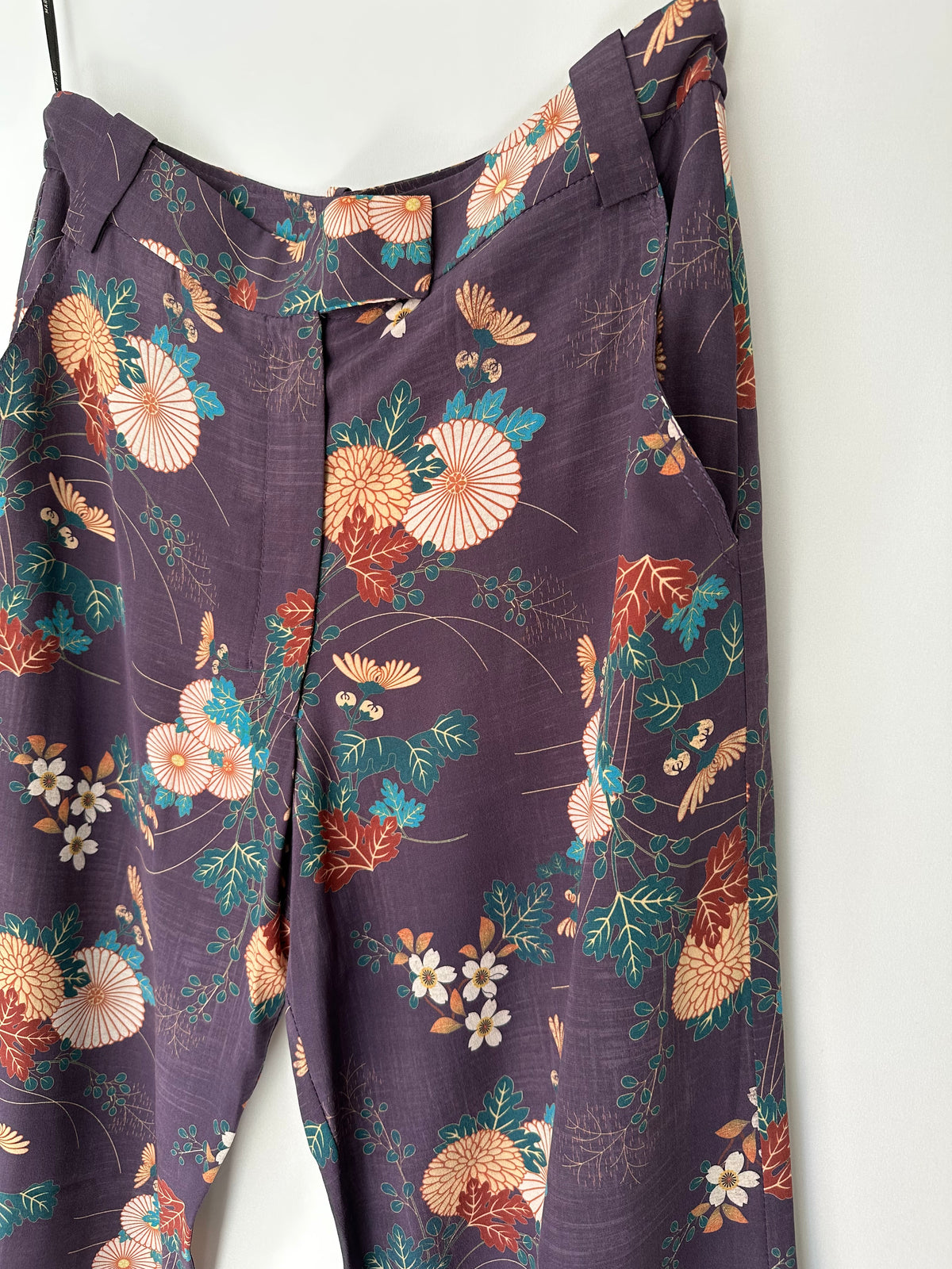 Maria Filó · Calça social estampada – roxo com estampa floral – Tam. P