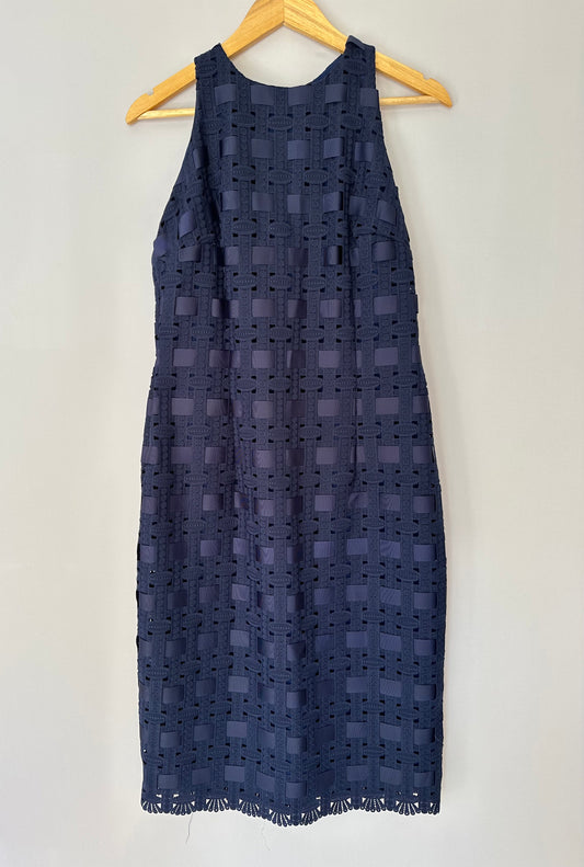 Skunk · Vestido modelo tubinho trançado