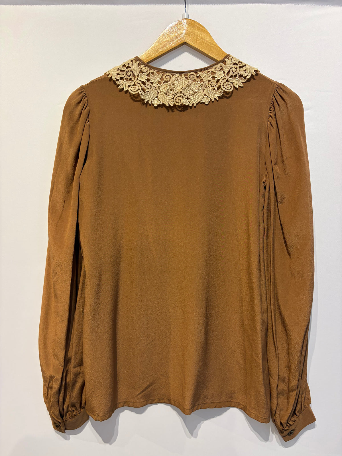Outra · Blusa tipo bata Guy Laroche