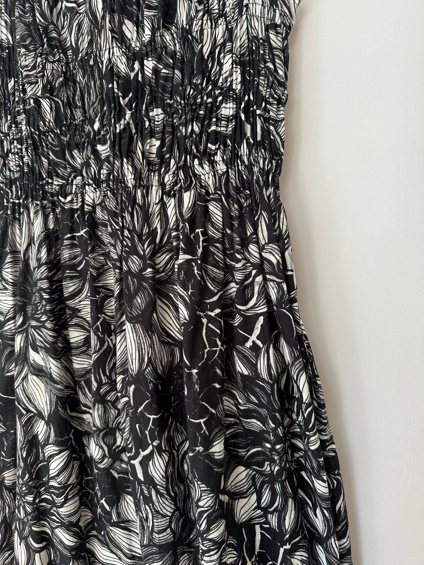 B/ Yourself · Vestido com elástico