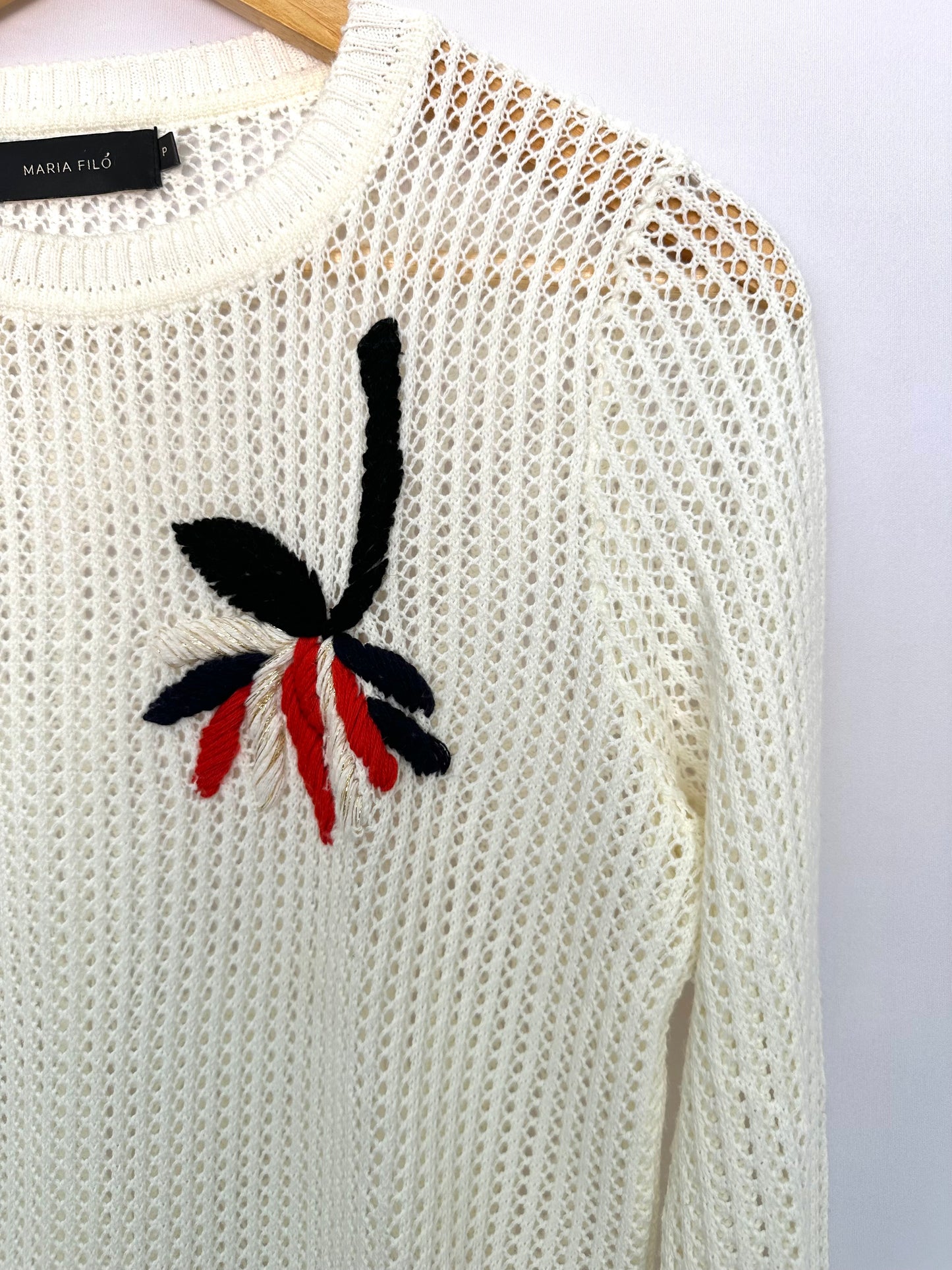 Maria Filó · Blusa em tricô bordada