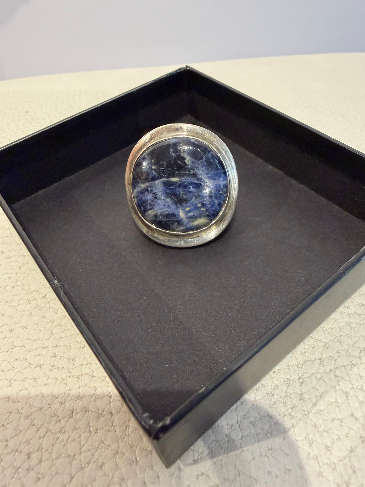 Outra · Anel com pedra em prata