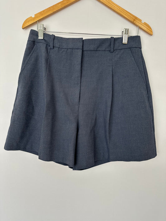 Zara · Short social