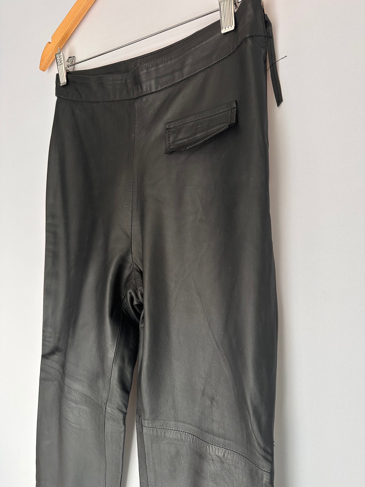 Patricia Viera · Calça em couro flare – preto – Tam. P