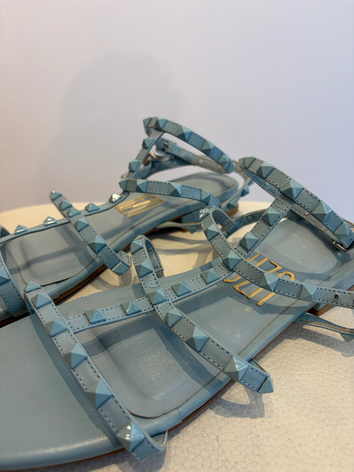 Uza · Sandália estilo Valentino 35 – azul claro