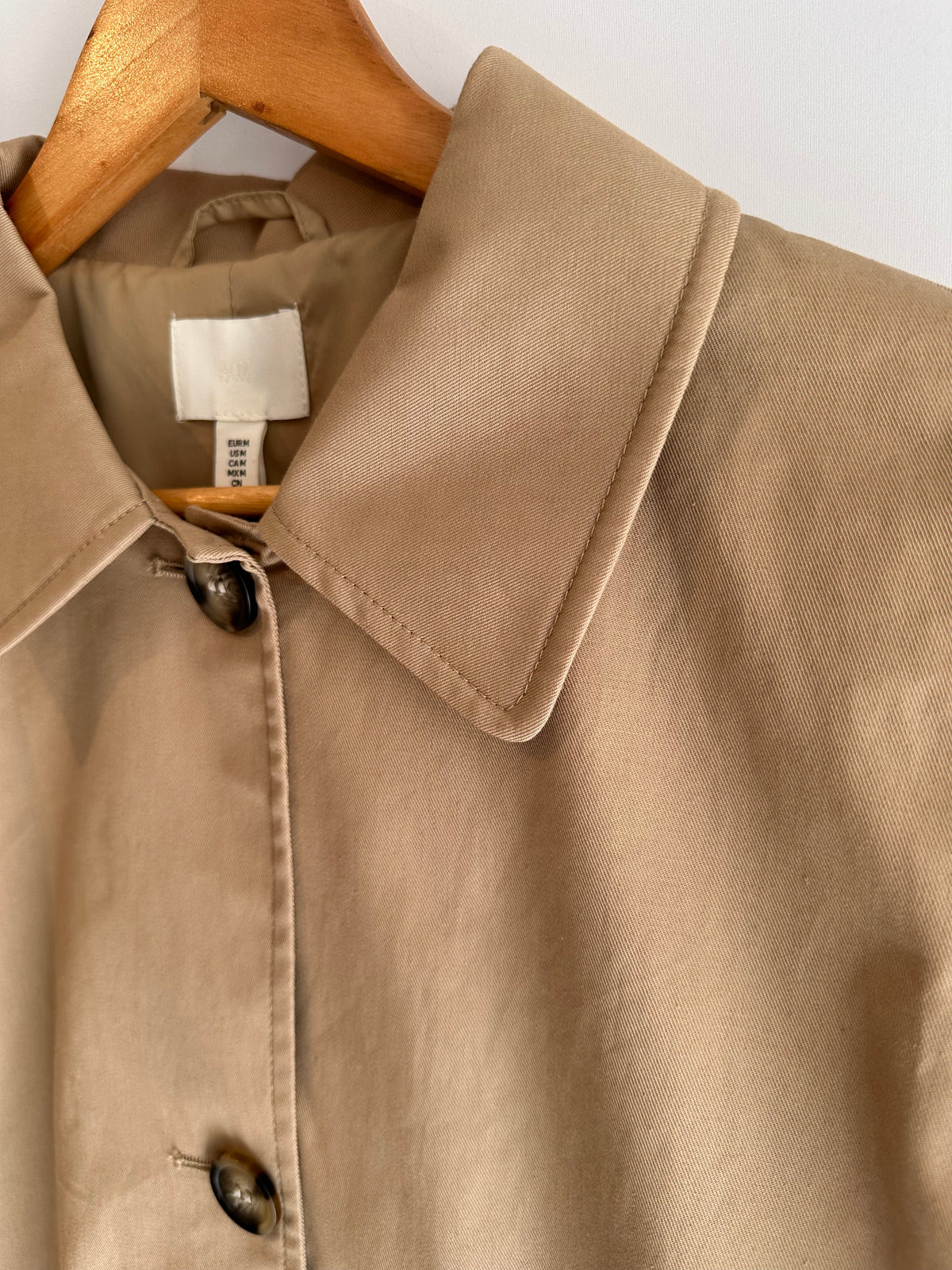 H&M · Casaco com bolsos – caqui – Tam. M