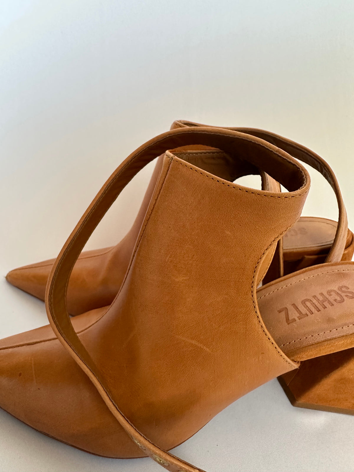 Scarpin fechado 37 – caramelo