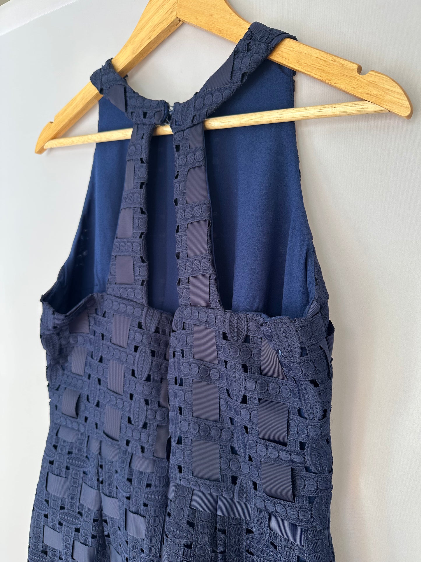 Skunk · Vestido modelo tubinho trançado