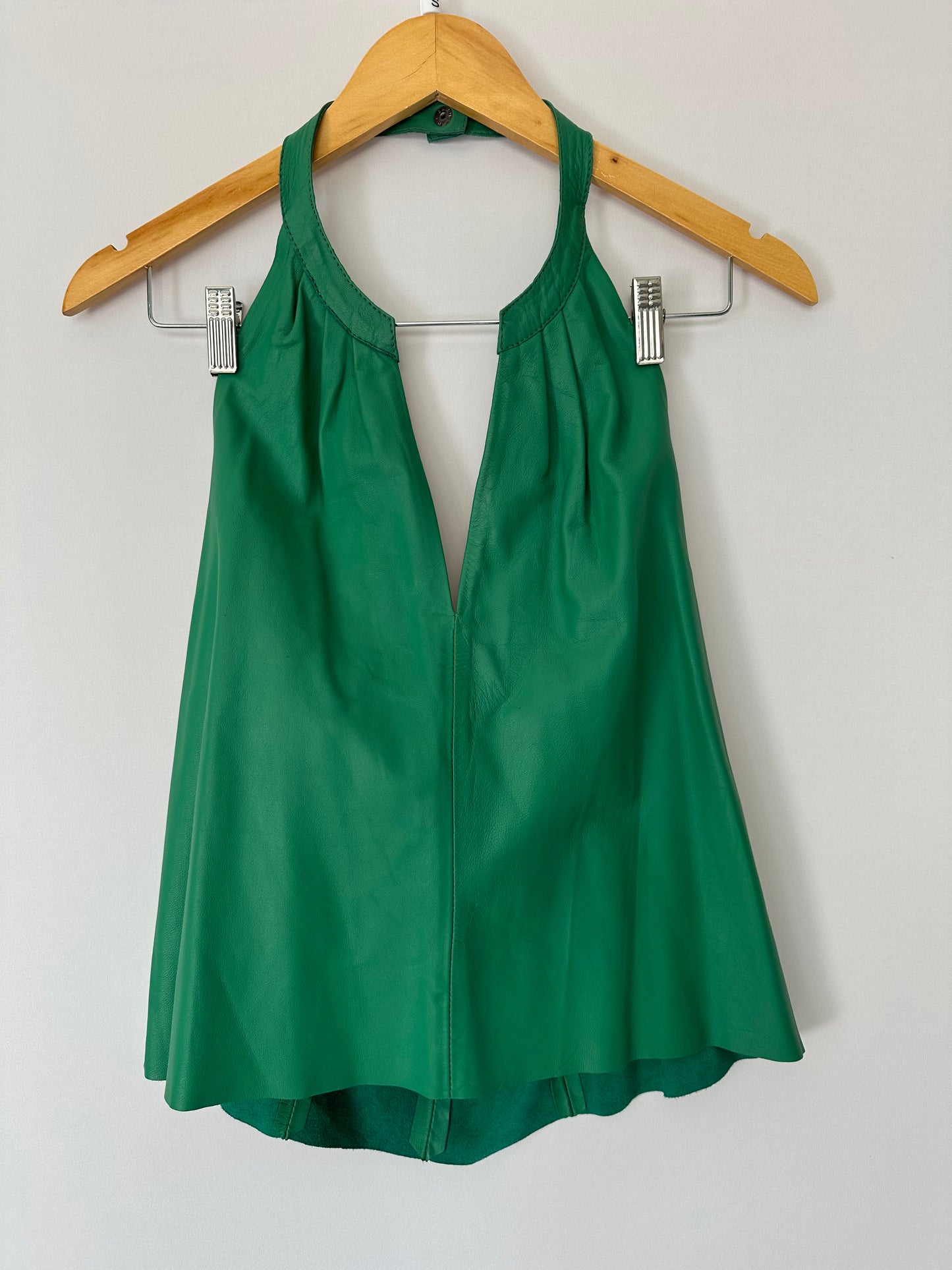 A.brand · Blusa frente única em couro