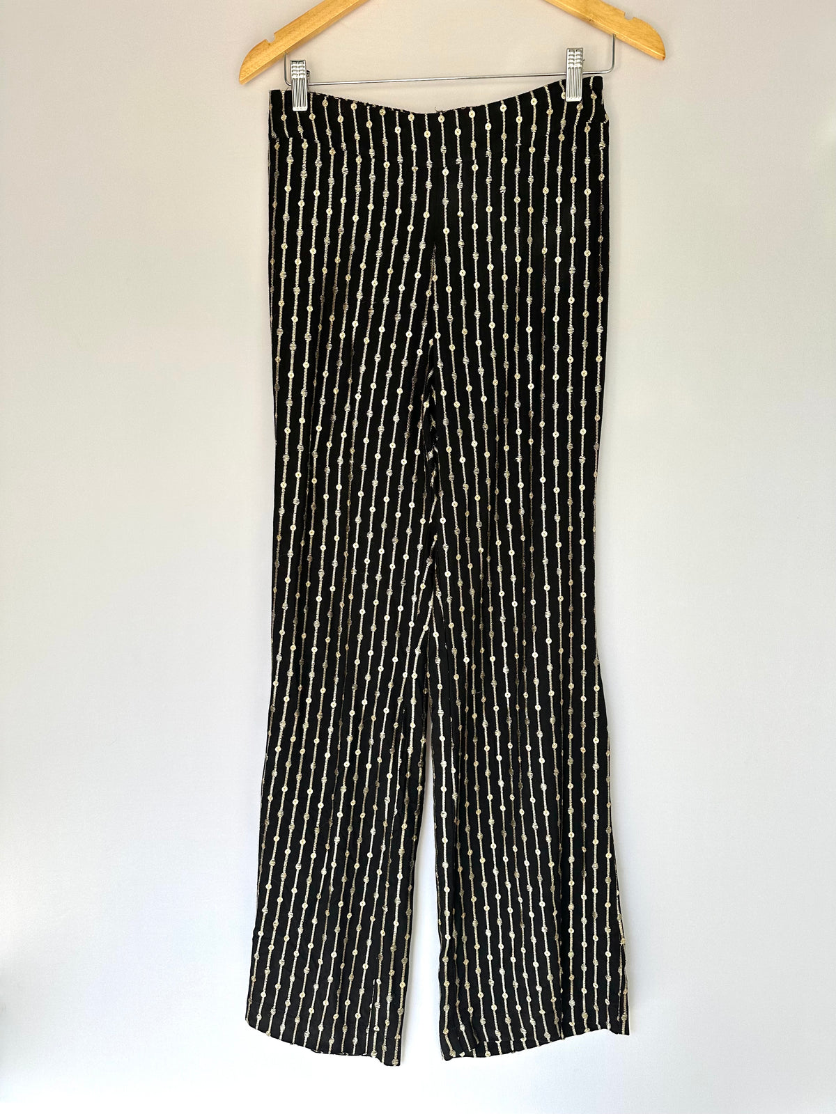 Ideologic · Calça com bordado dourado conjunto