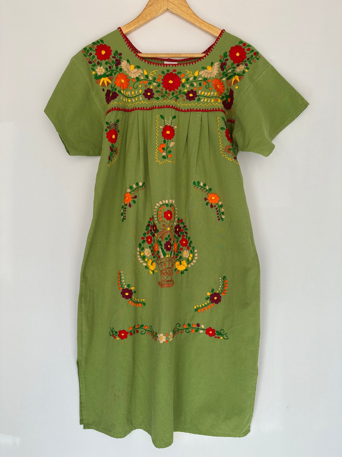Outra · Vestido estilo mexicano verde