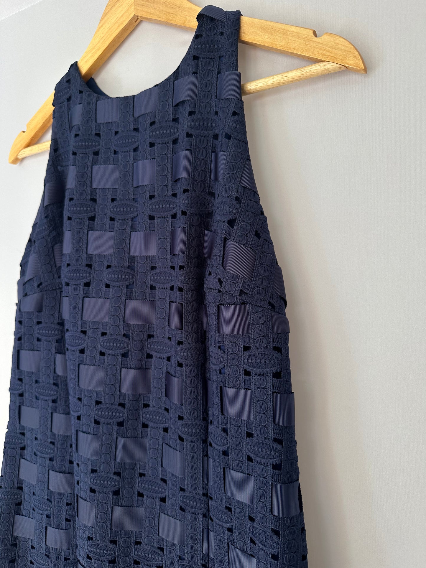 Skunk · Vestido modelo tubinho trançado