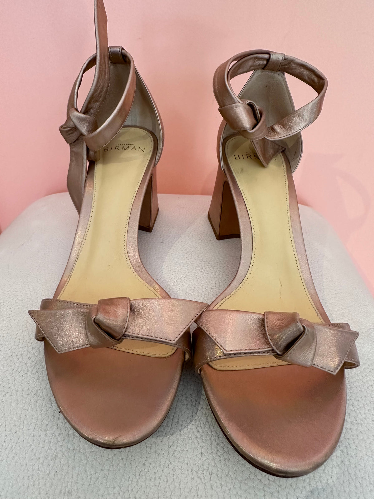 Alexandre Birman · Sandália salto médio furta-cor 36 – rosa furta-cor