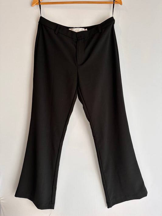 Leeloo · Calça social