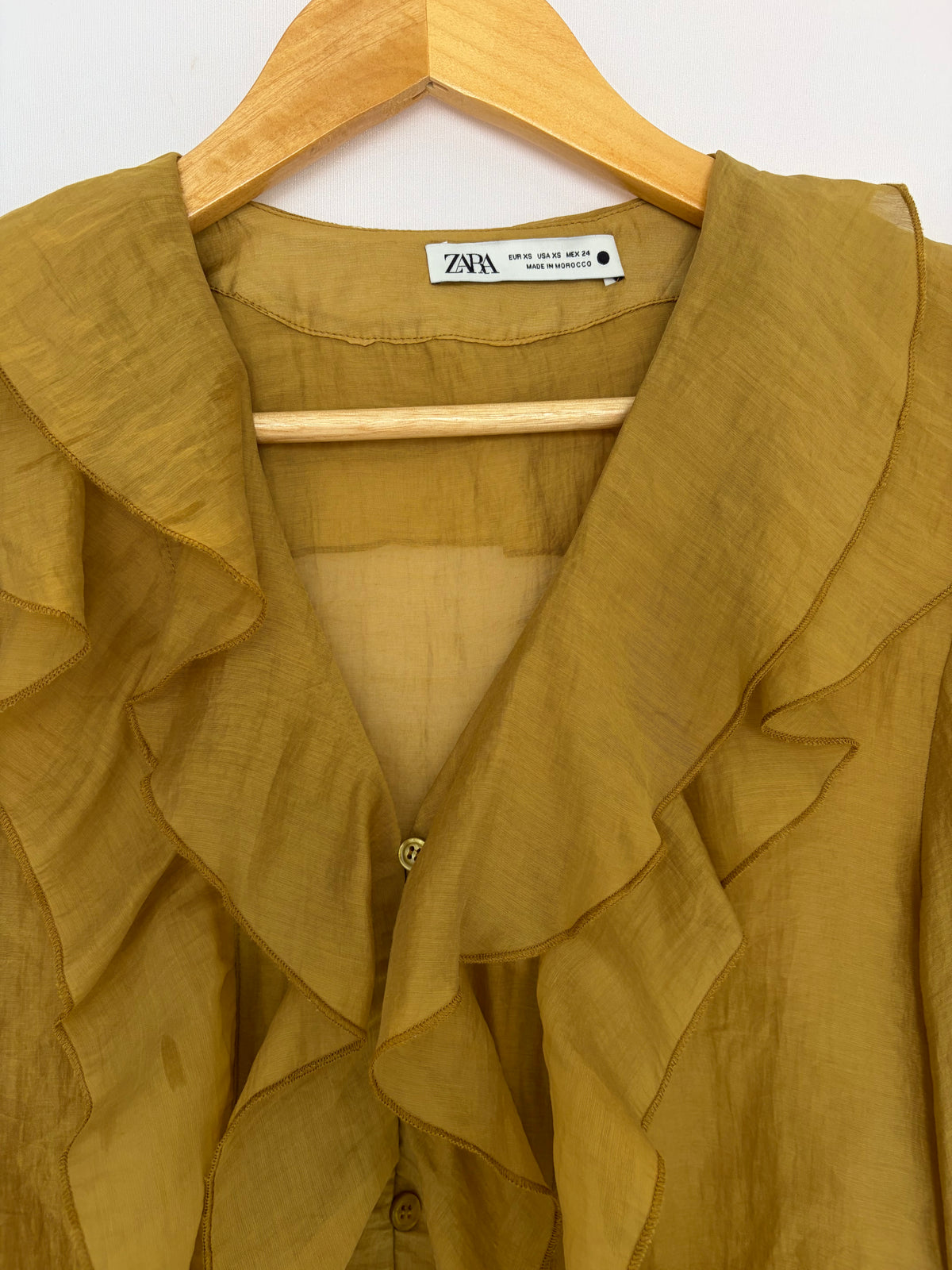Zara · Camisa com babado