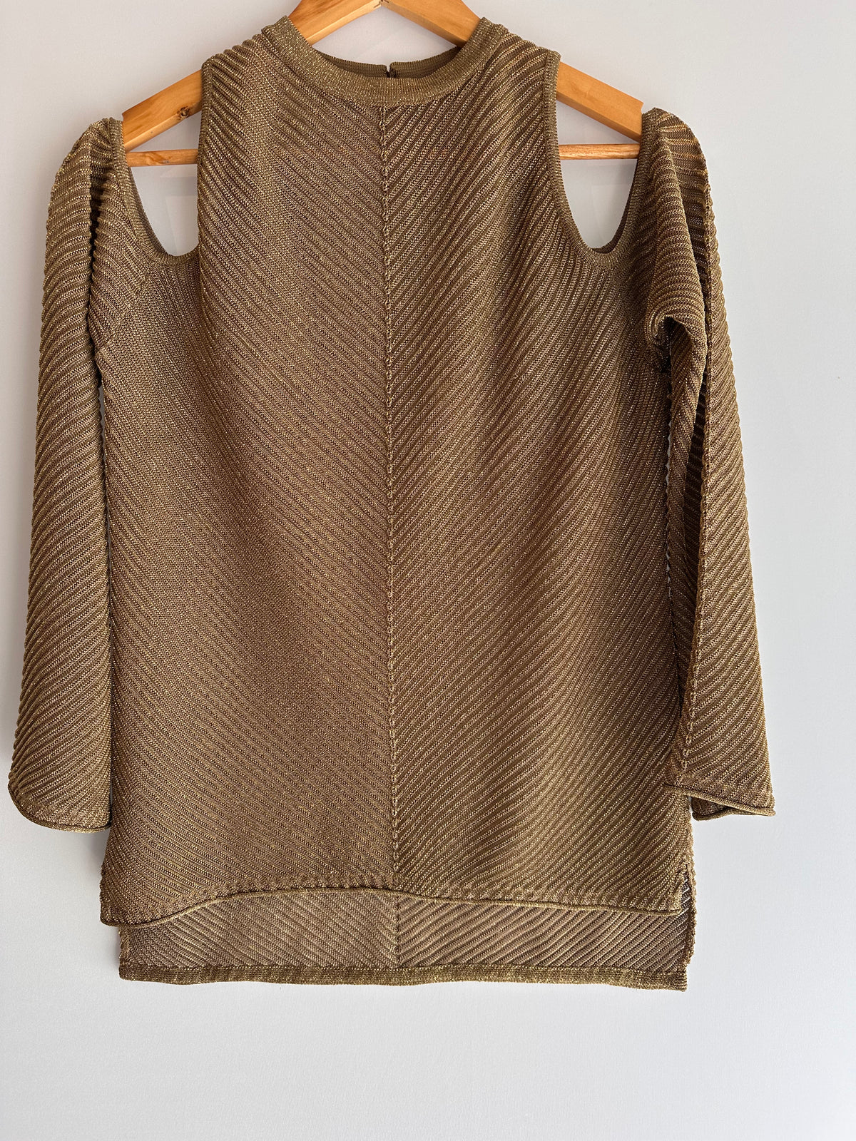 Lafort · Blusa manga longa com vazado nos ombros – dourado – Tam. P