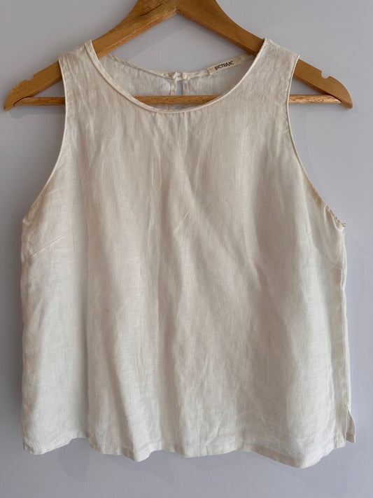 Outra · Blusa sem manga em linho. Marca Detrave