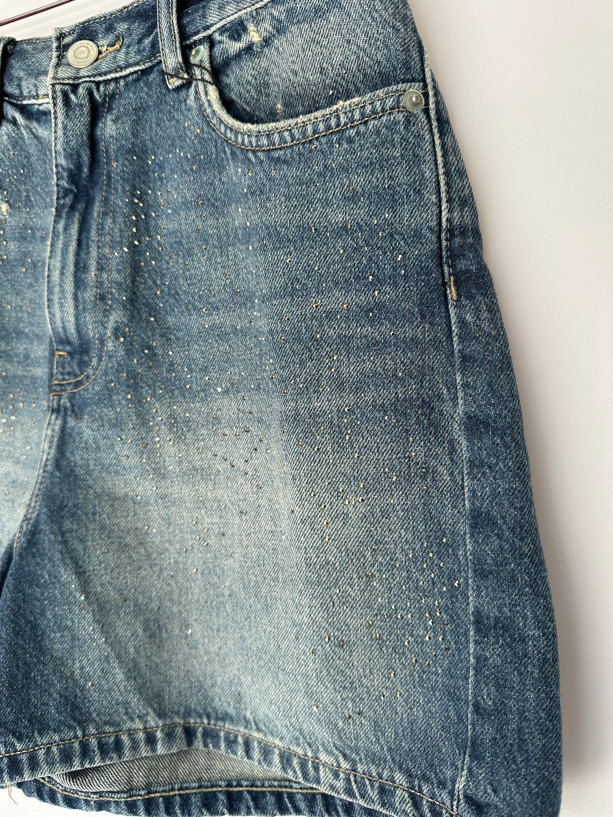 Zara · Bermuda jeans com brilhos