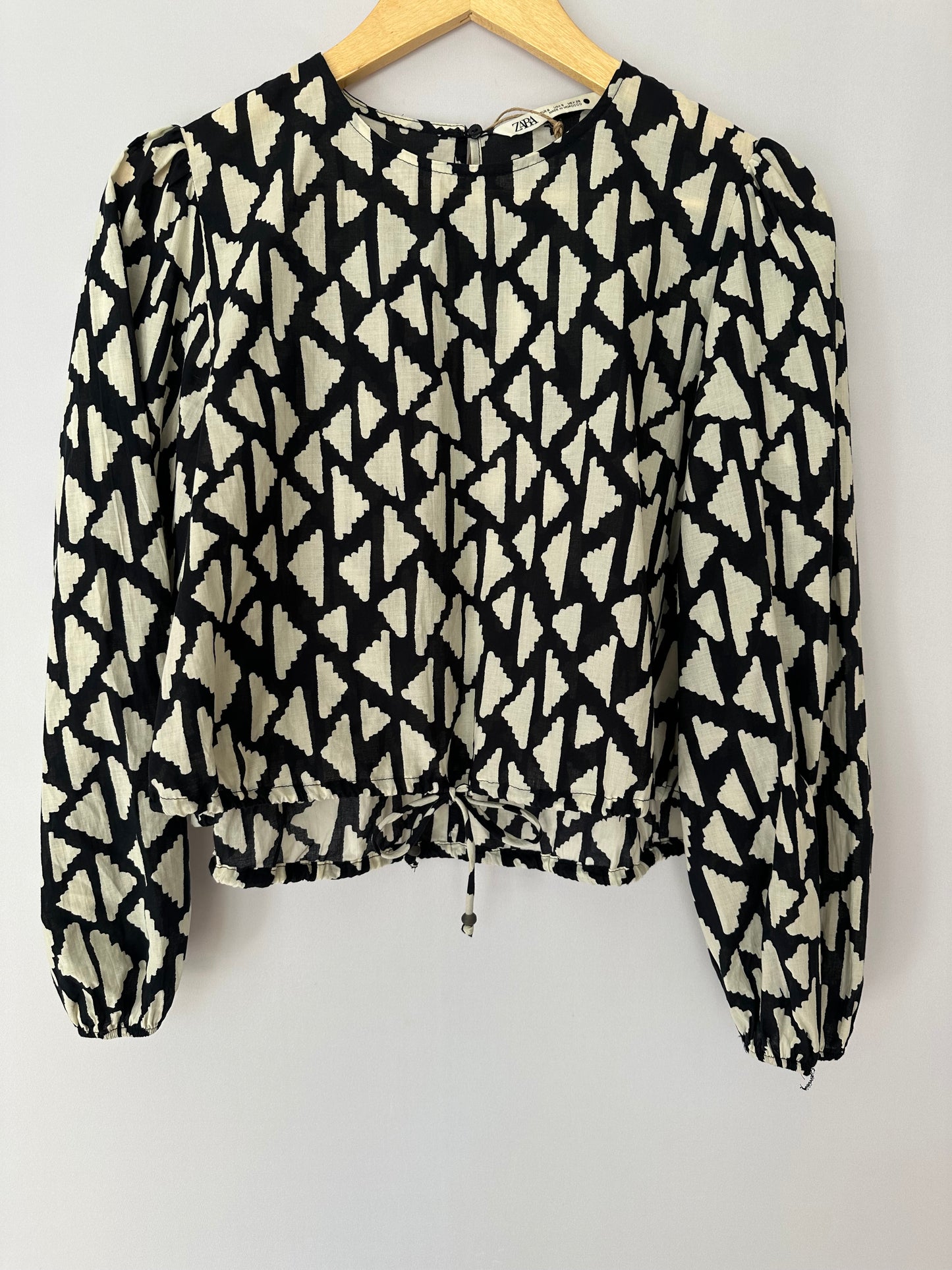 Zara · Blusa curta