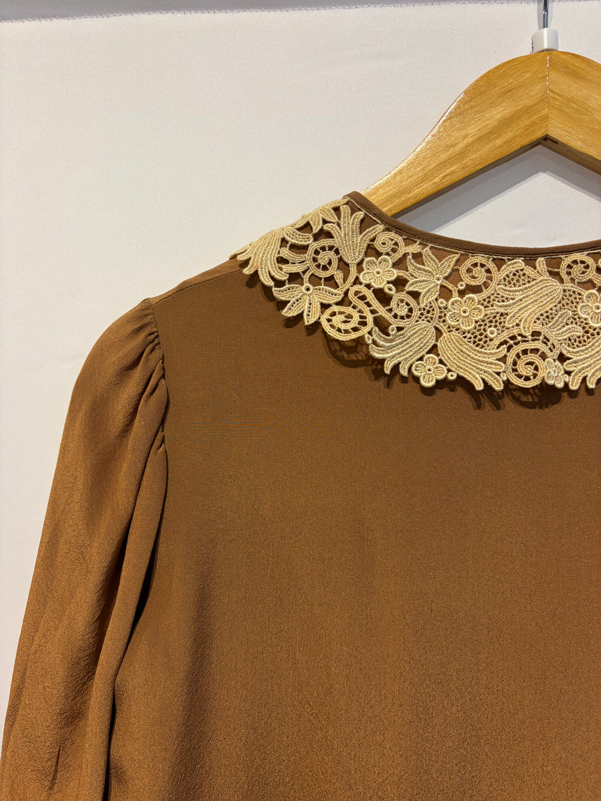 Outra · Blusa tipo bata Guy Laroche