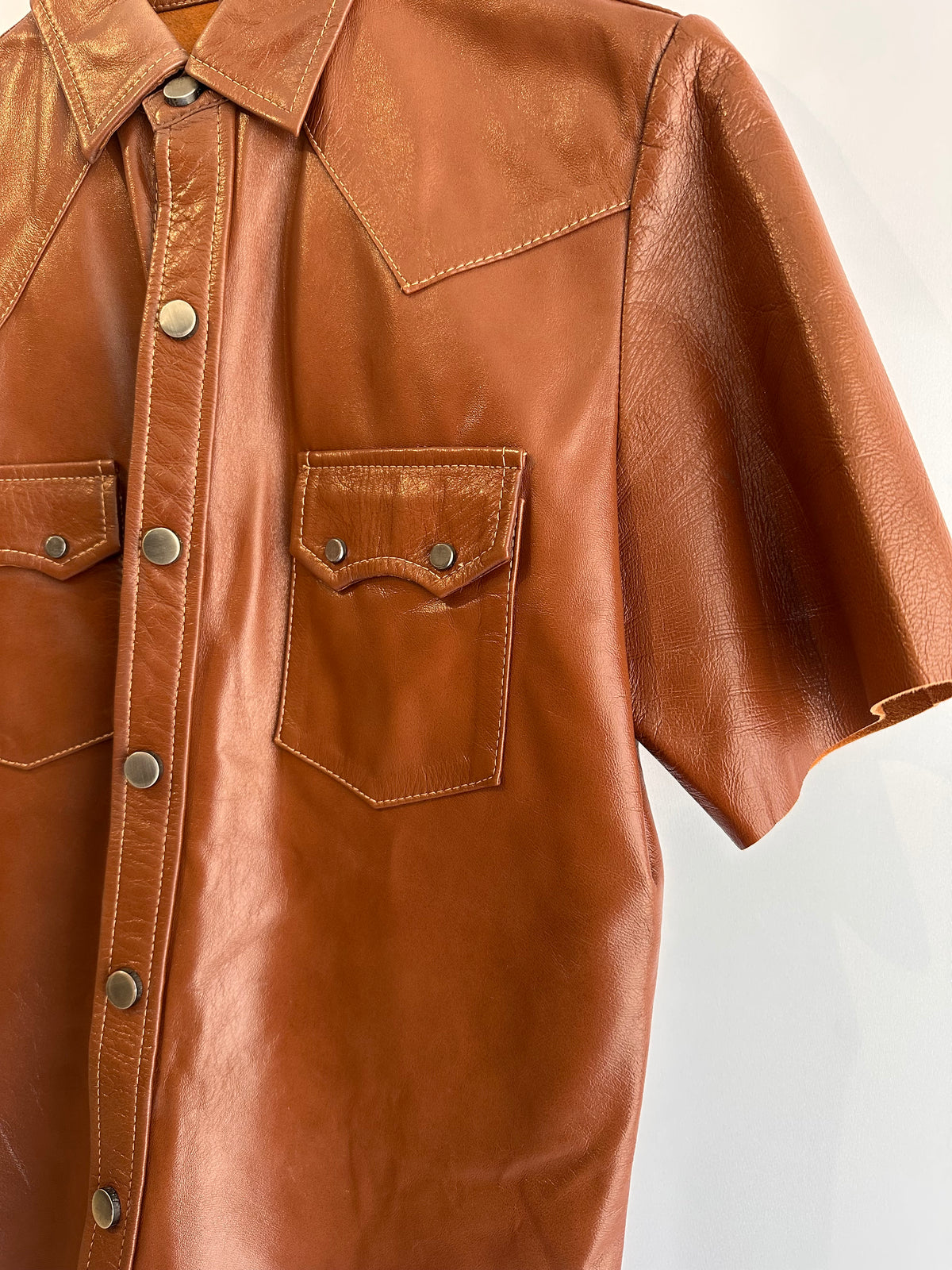 Animale · Camisa em couro manga curta – marrom – Tam. P