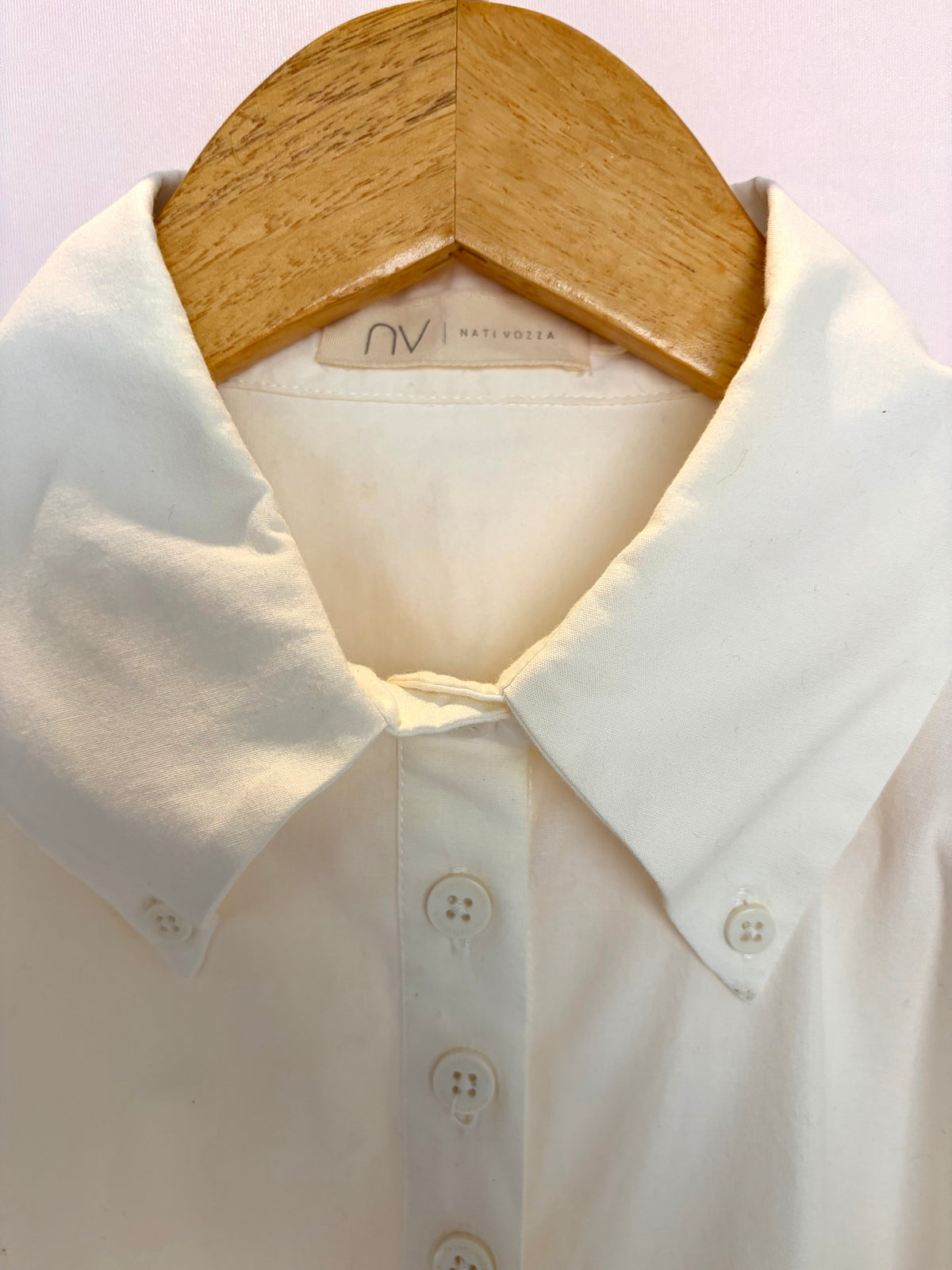 Nv · Camisa