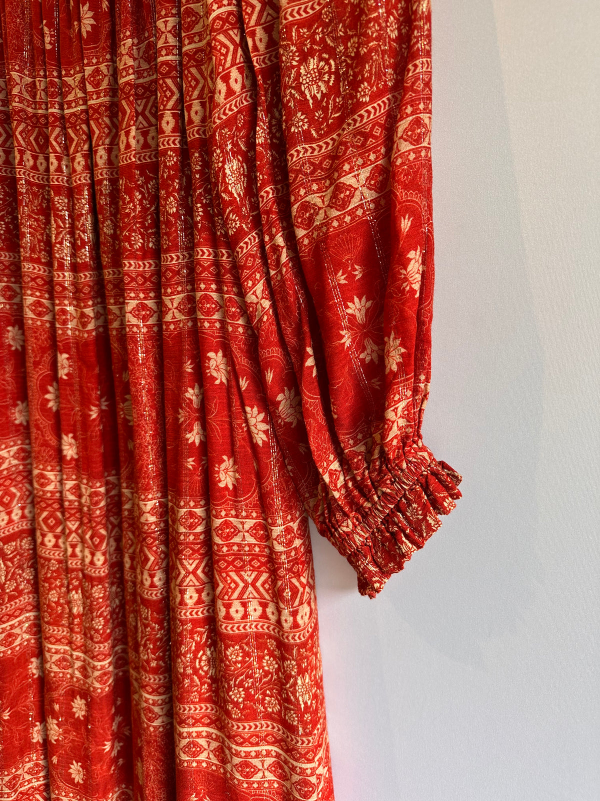 Maria Filó · Vestido longo estilo ciganinha – vermelho com lurex dourado – Tam. P