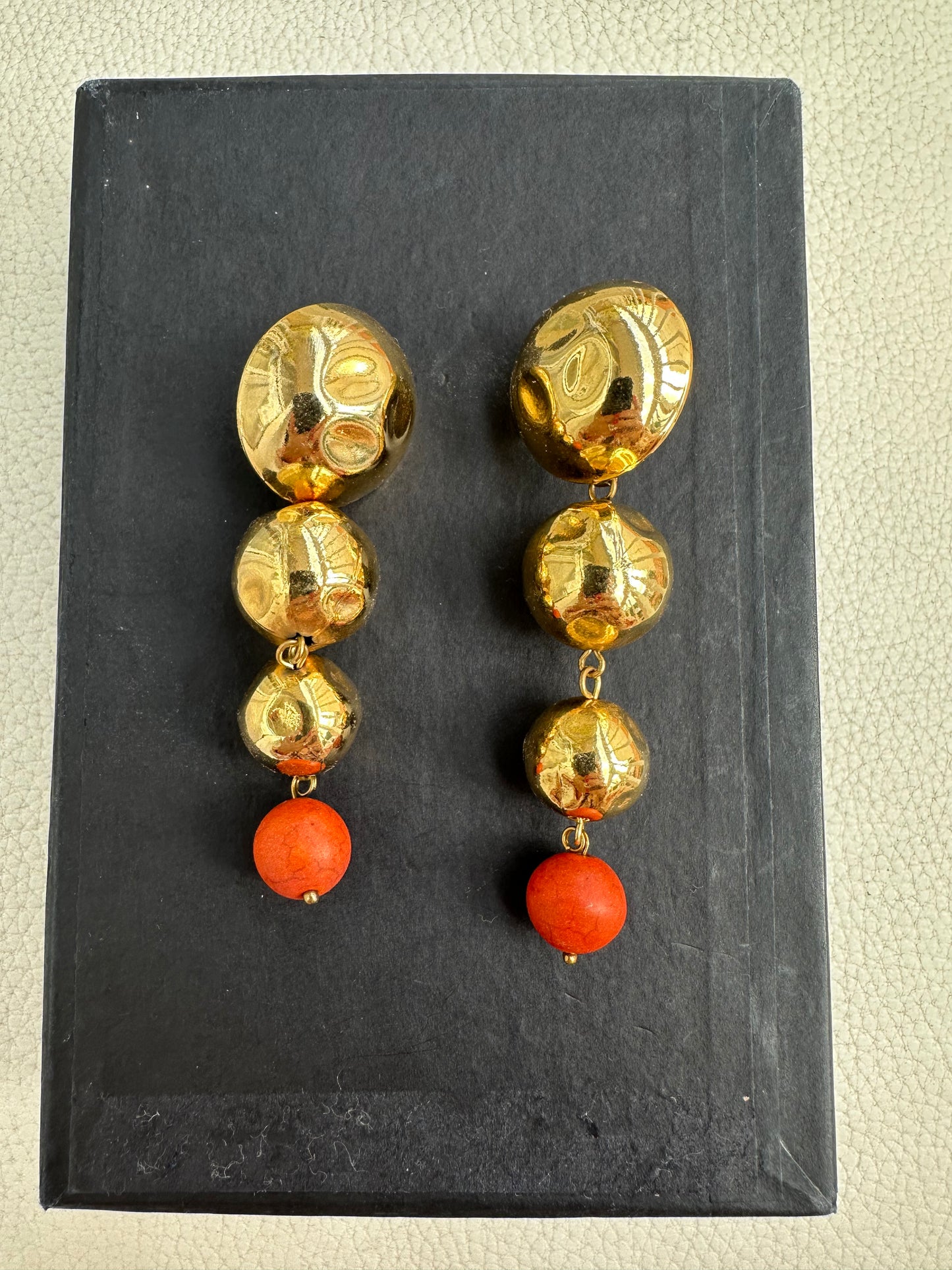 Le Soleil D'été · Brinco dourado bolas