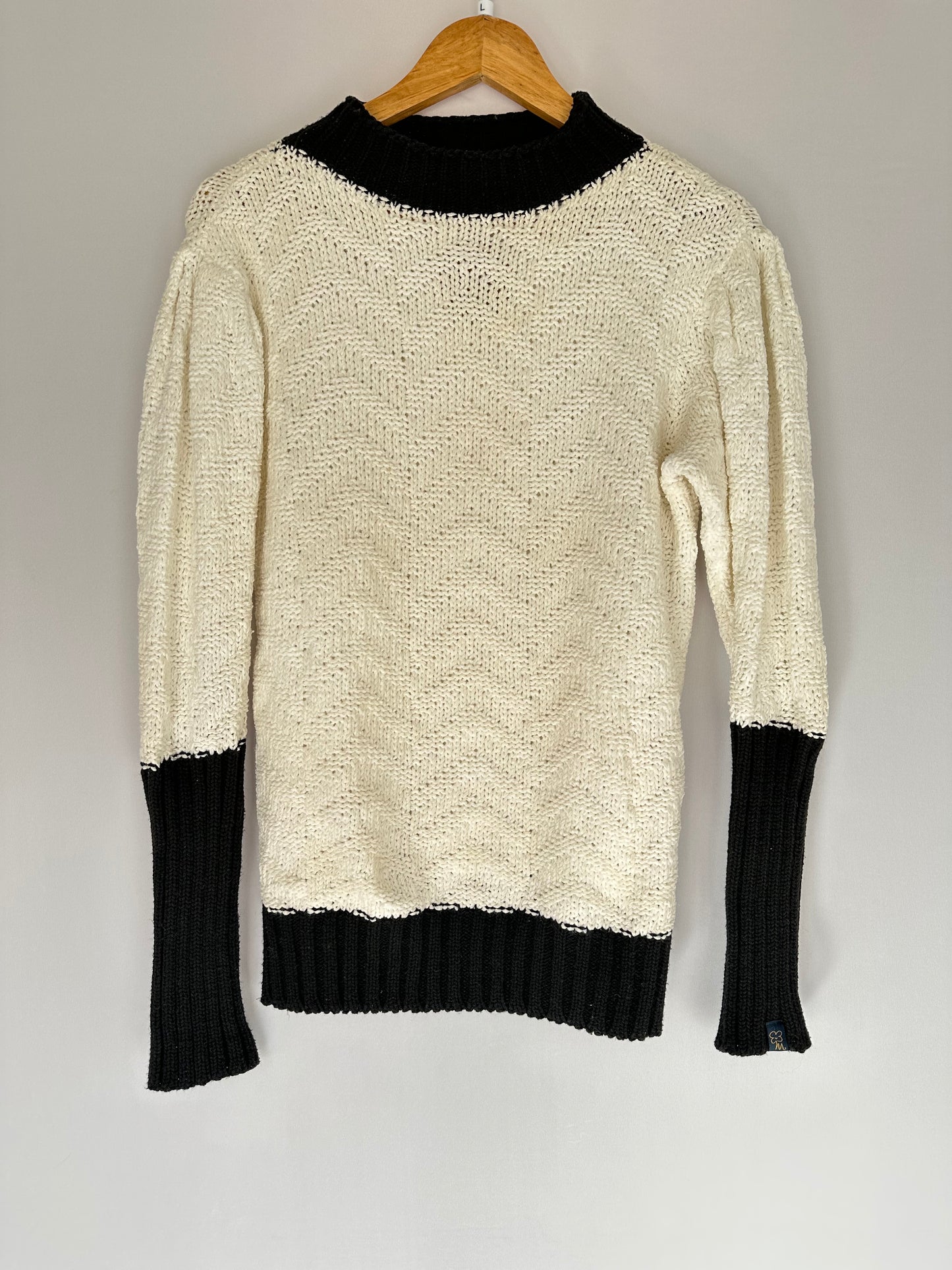 Outra · Blusa em tricô Maria Emilia