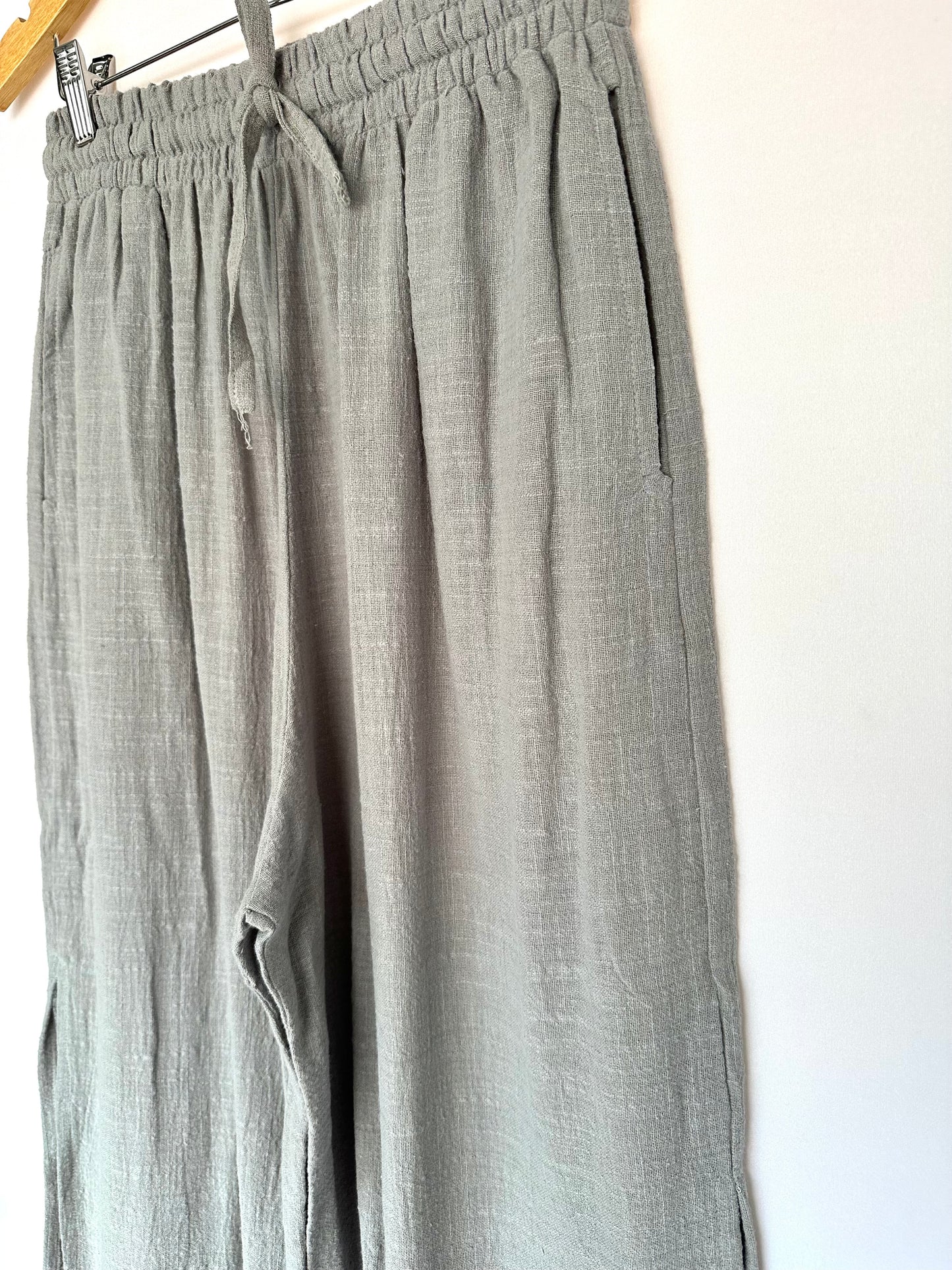Outra · Calça reta em algodão soraque