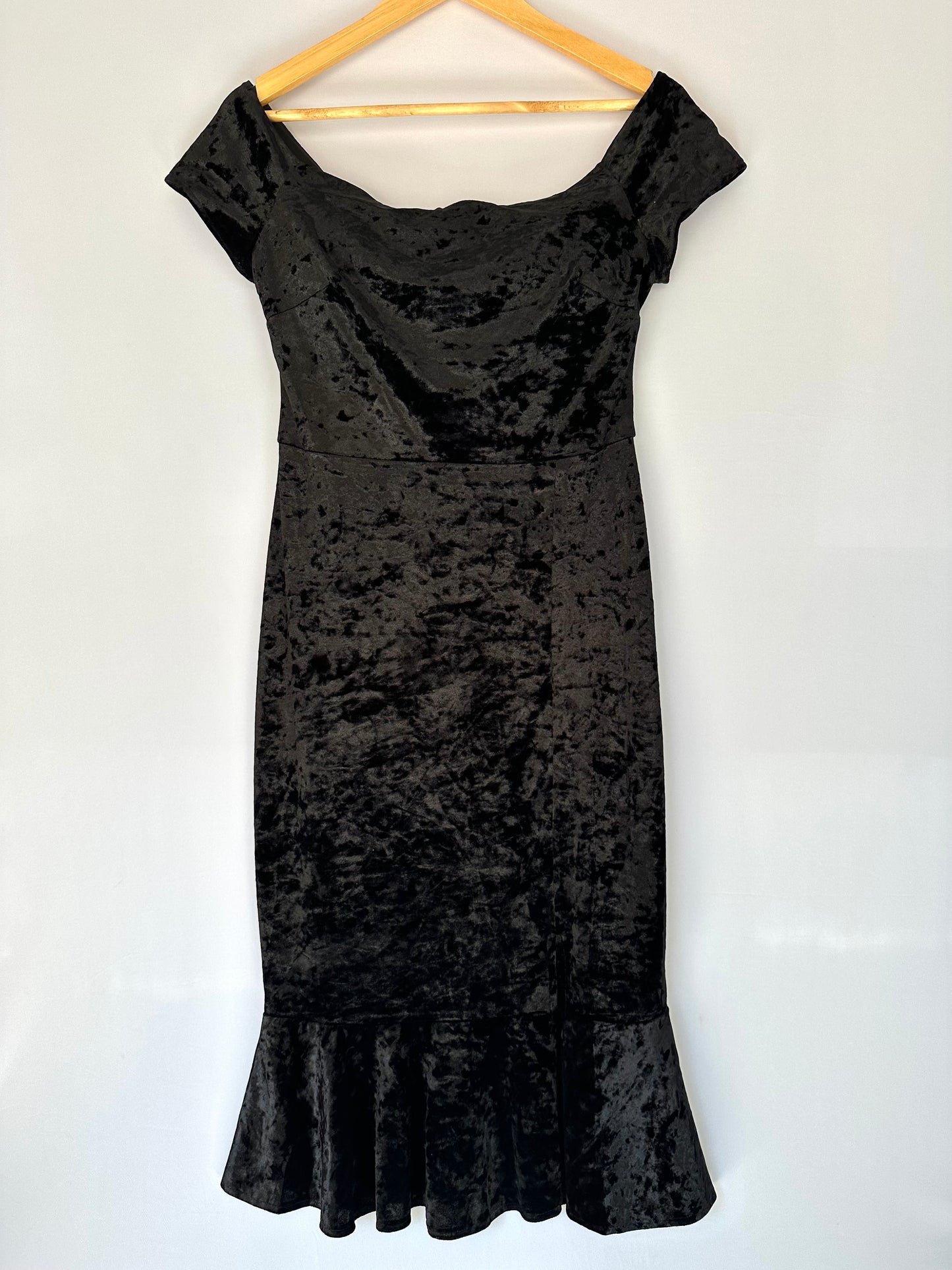 Guess · Vestido midi ombro a ombro veludo