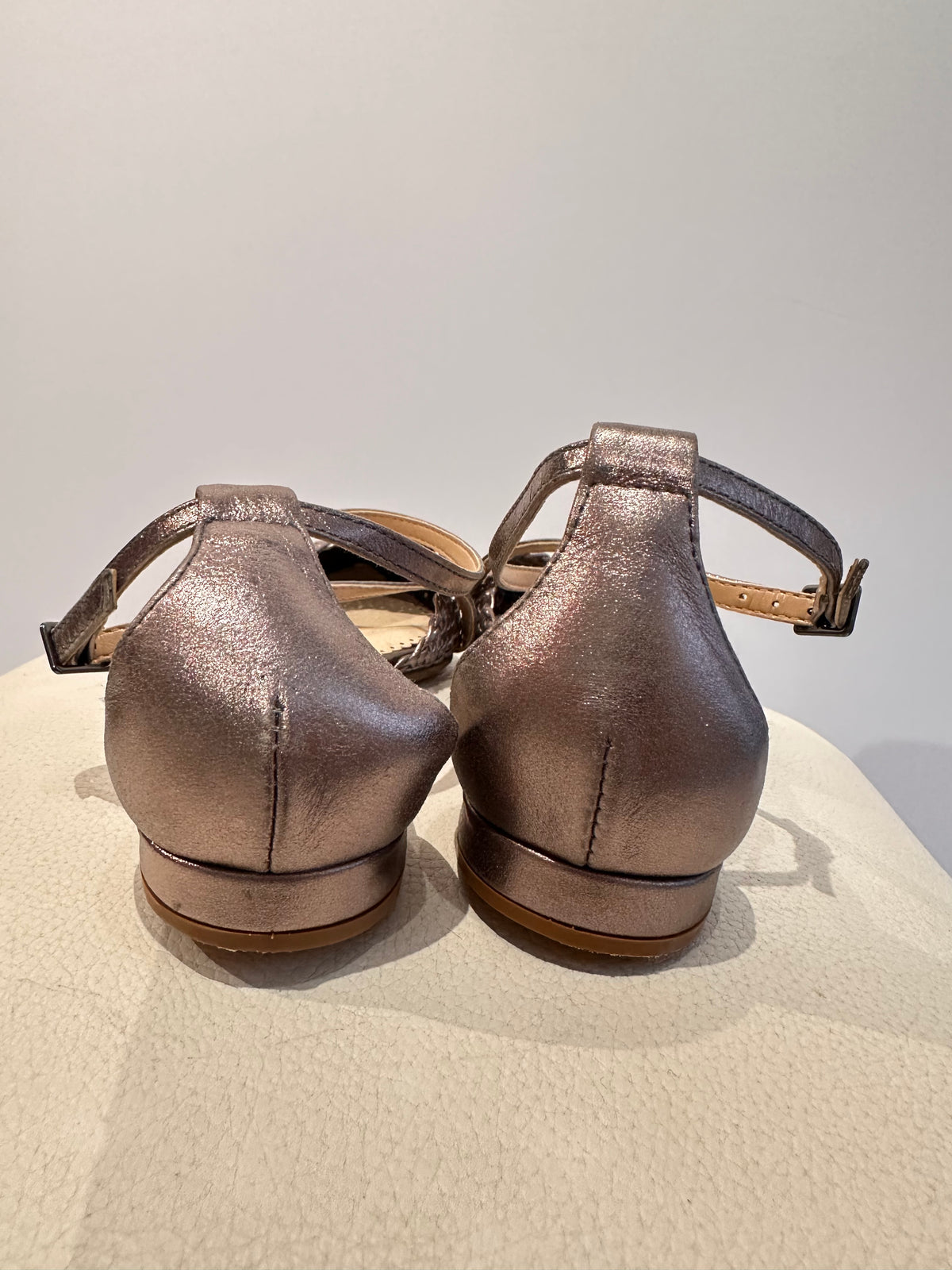 Tutu · Sapatilha em tressê dourado 36